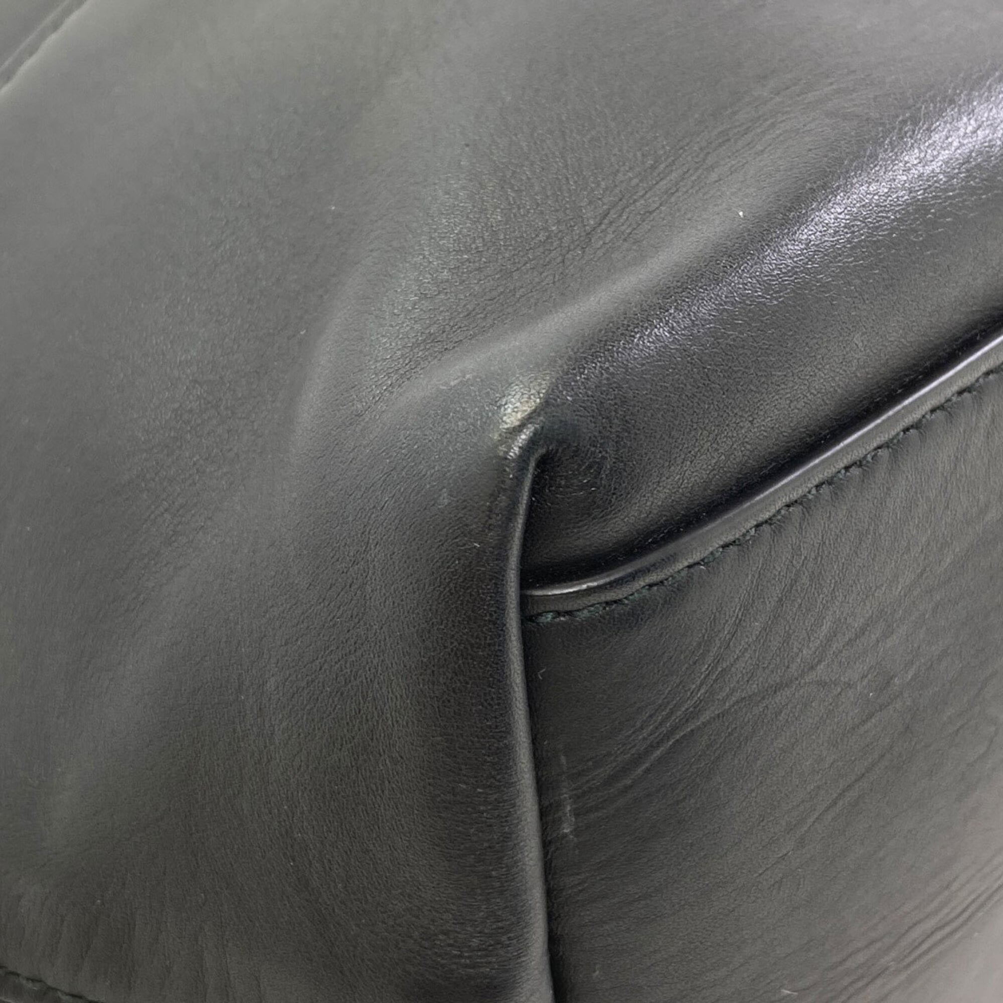 Bottega Veneta Black Leather Shoulder Bag (Pre-Owned)