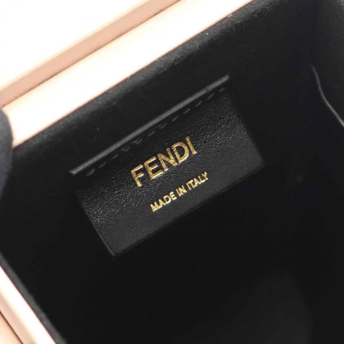 Fendi Pink Leather Shoulder Bag (Pre-Owned)
