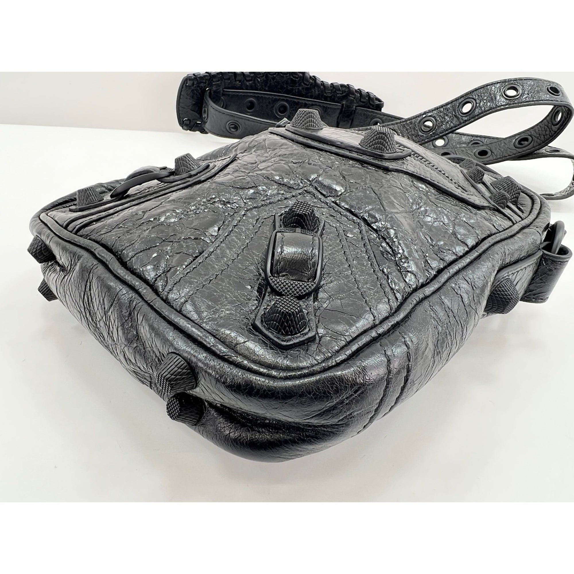 Balenciaga Black Shoulder Bag (Pre-Owned)