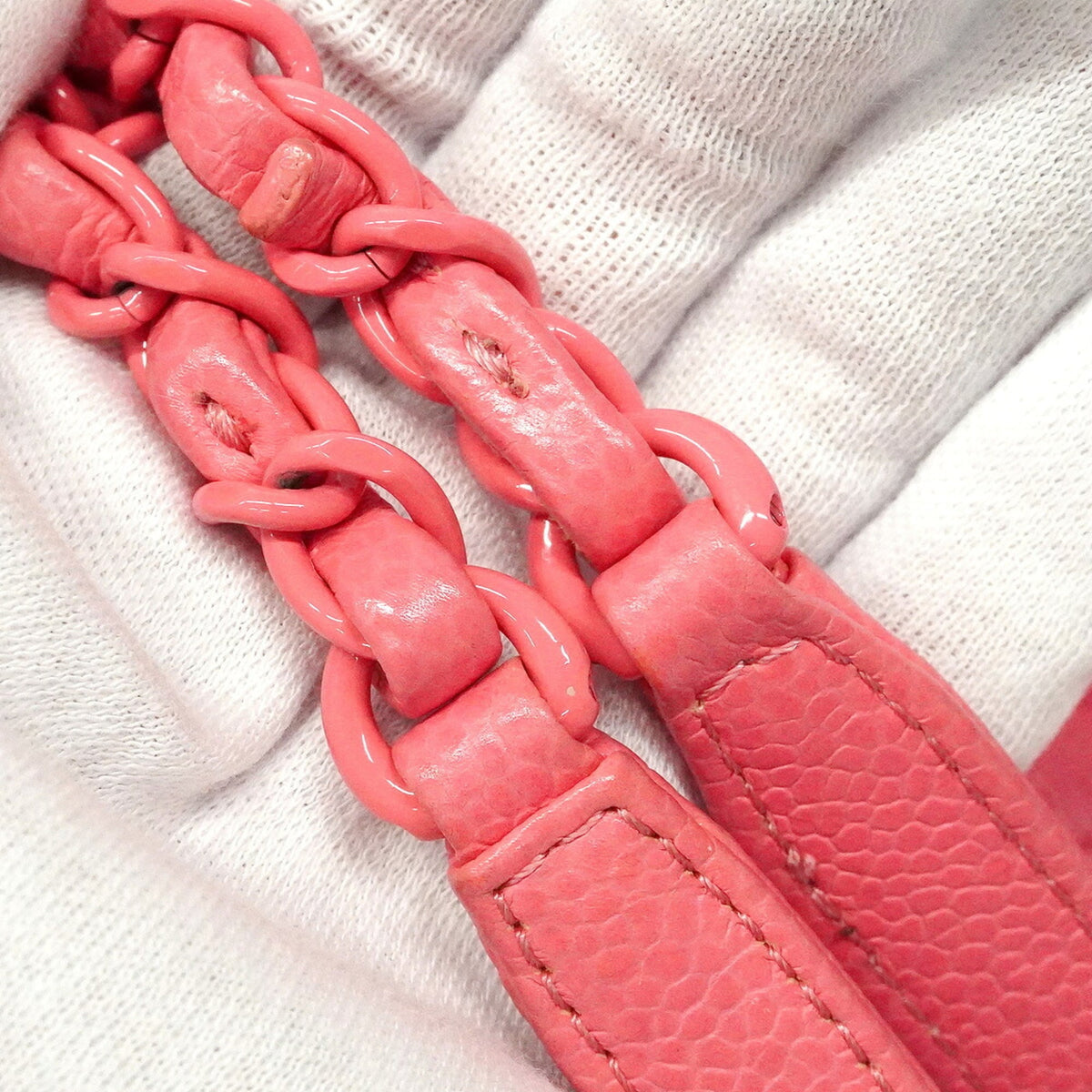 Chanel Pink Grained Calfskin Shoulder Bag (Pre-Owned)