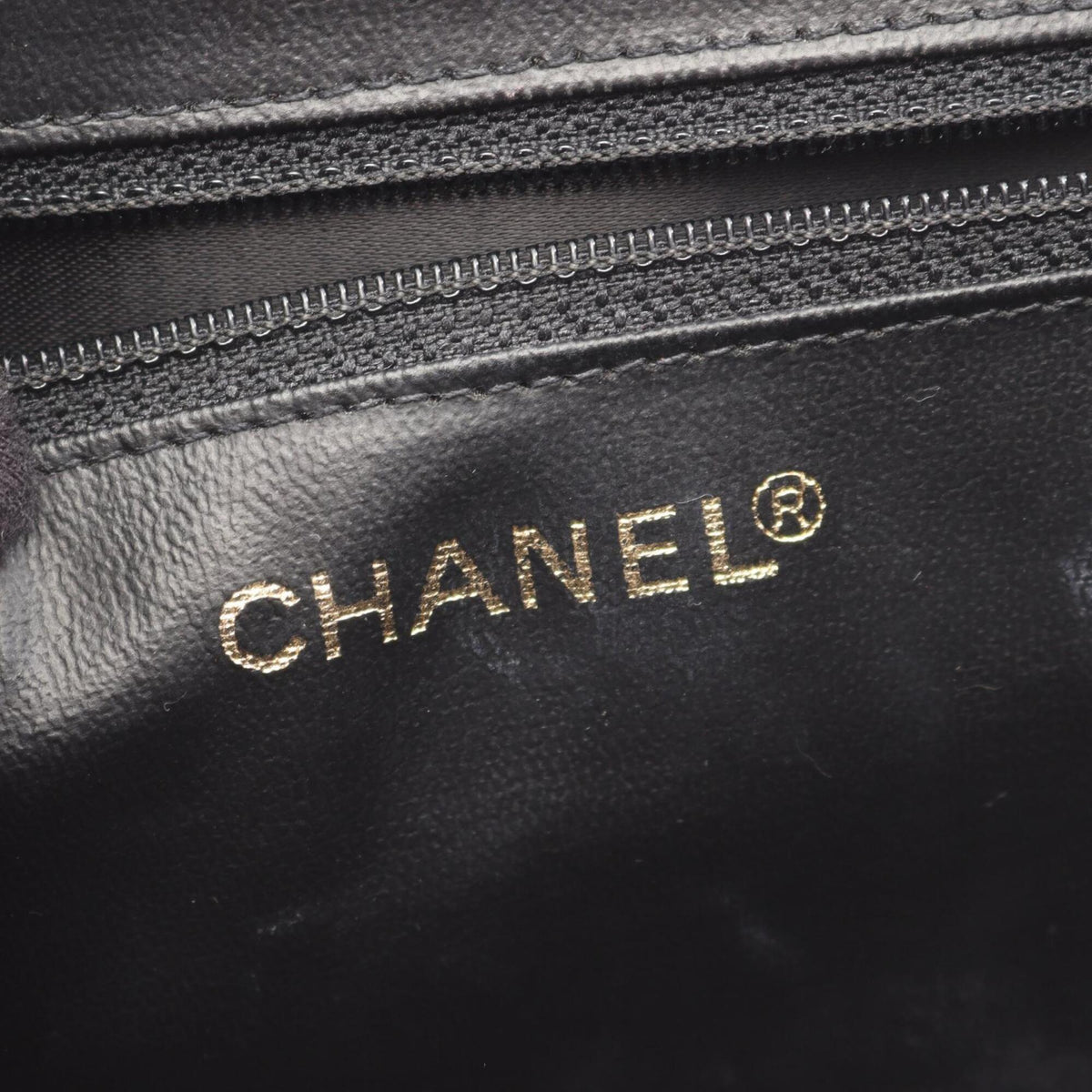 Chanel Black Grained Calfskin Handbag (Pre-Owned)