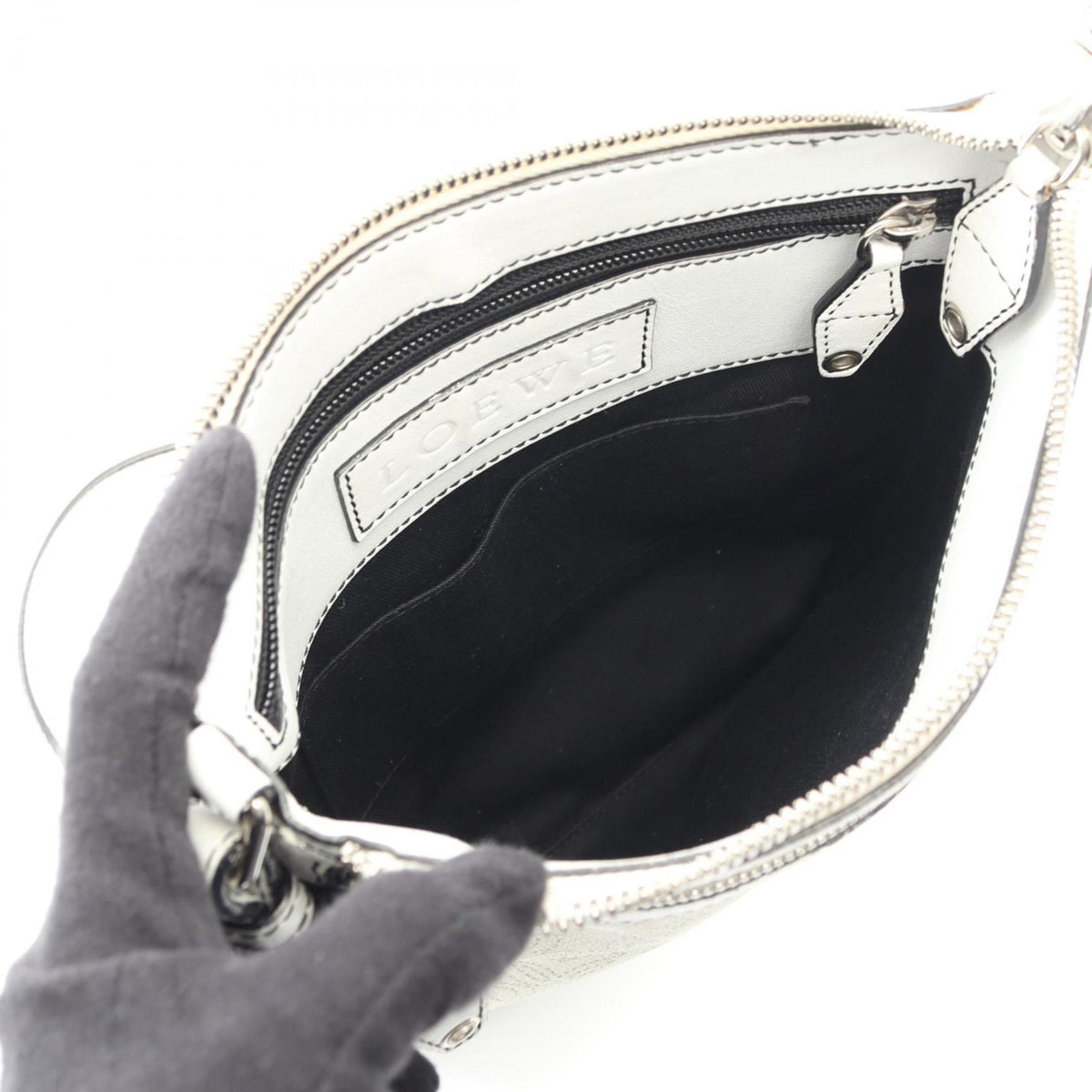 Loewe White Coated Canvas Leather Shoulder Bag (Pre-Owned)