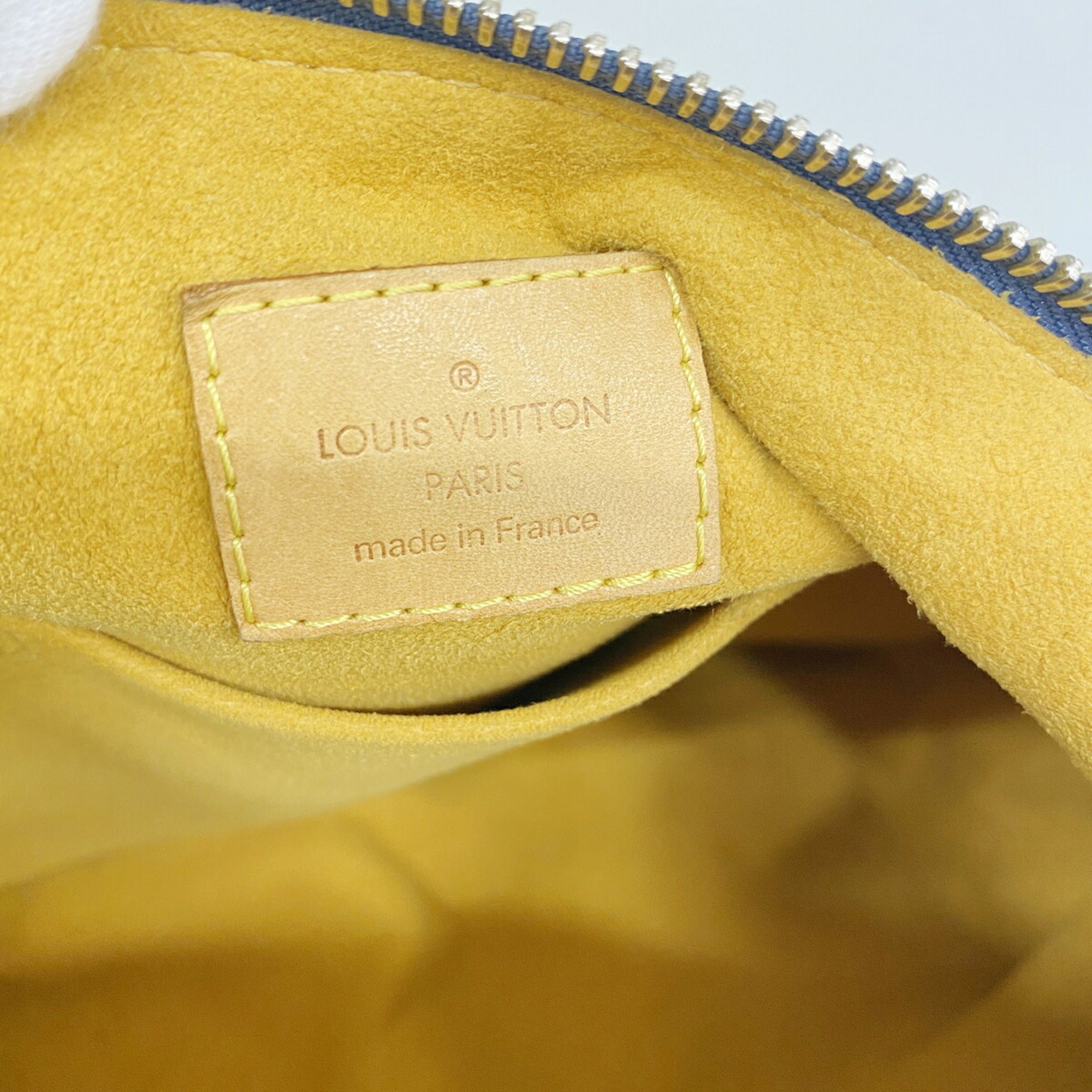 Louis Vuitton Blue Shoulder Bag (Pre-Owned)