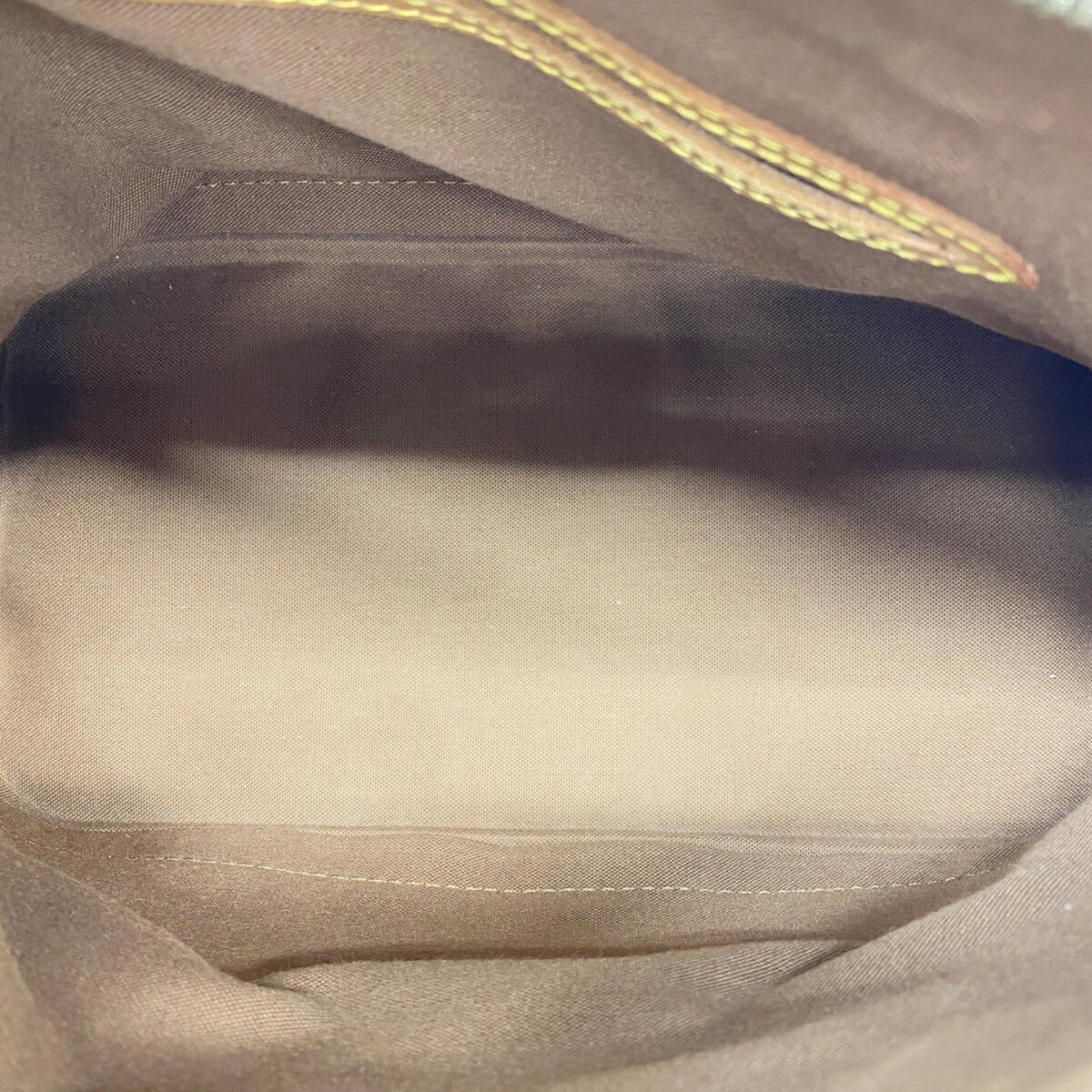Louis Vuitton Brown Handbag (Pre-Owned)