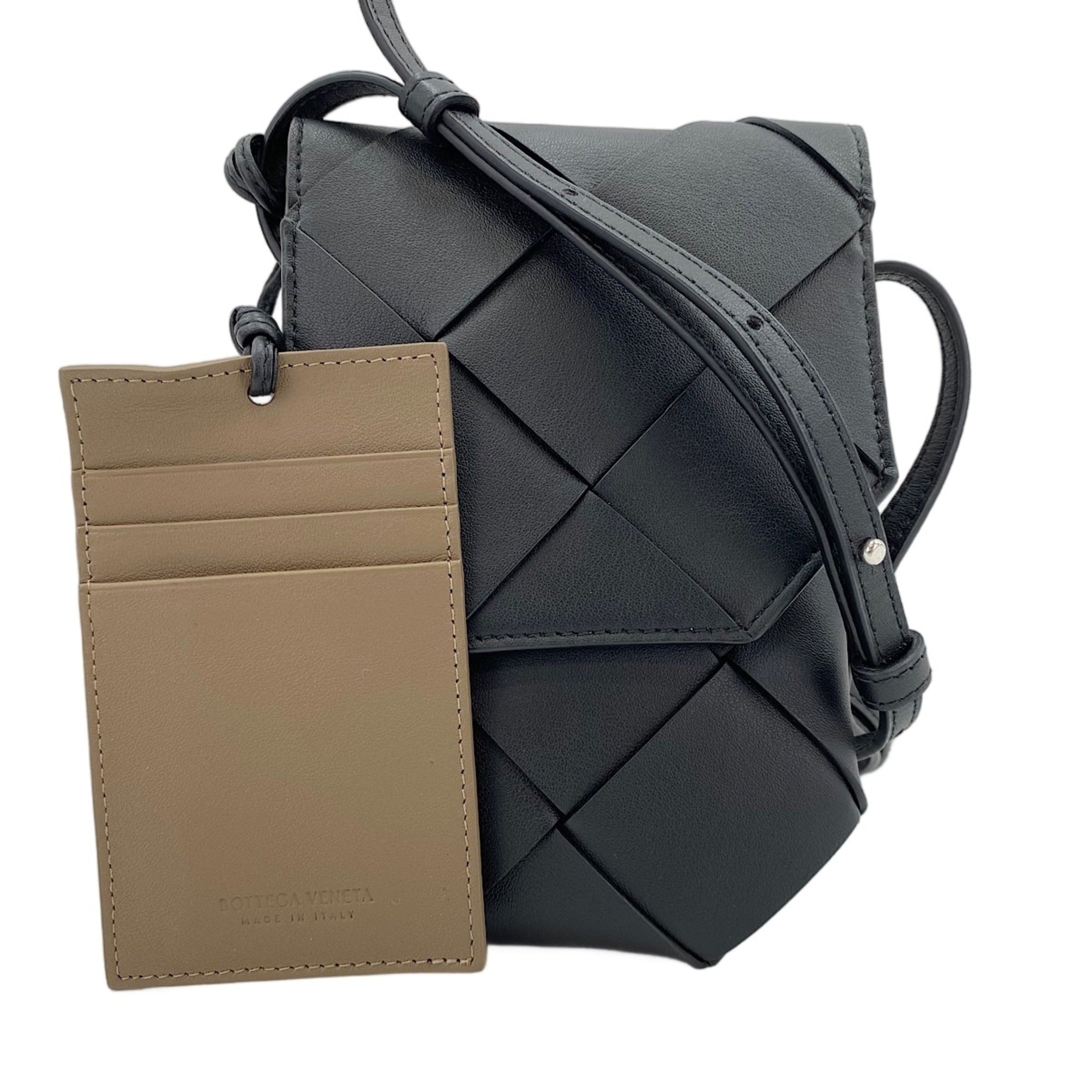 Bottega Veneta Black Pouch Shoulder Bag (Pre-Owned)