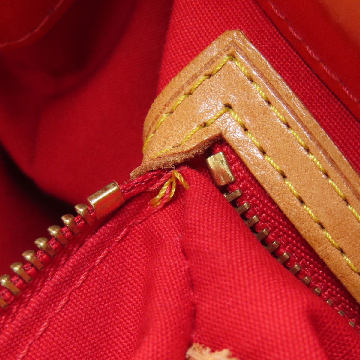 Louis Vuitton Vernis Red Color Vernis Handbag (Pre-Owned)