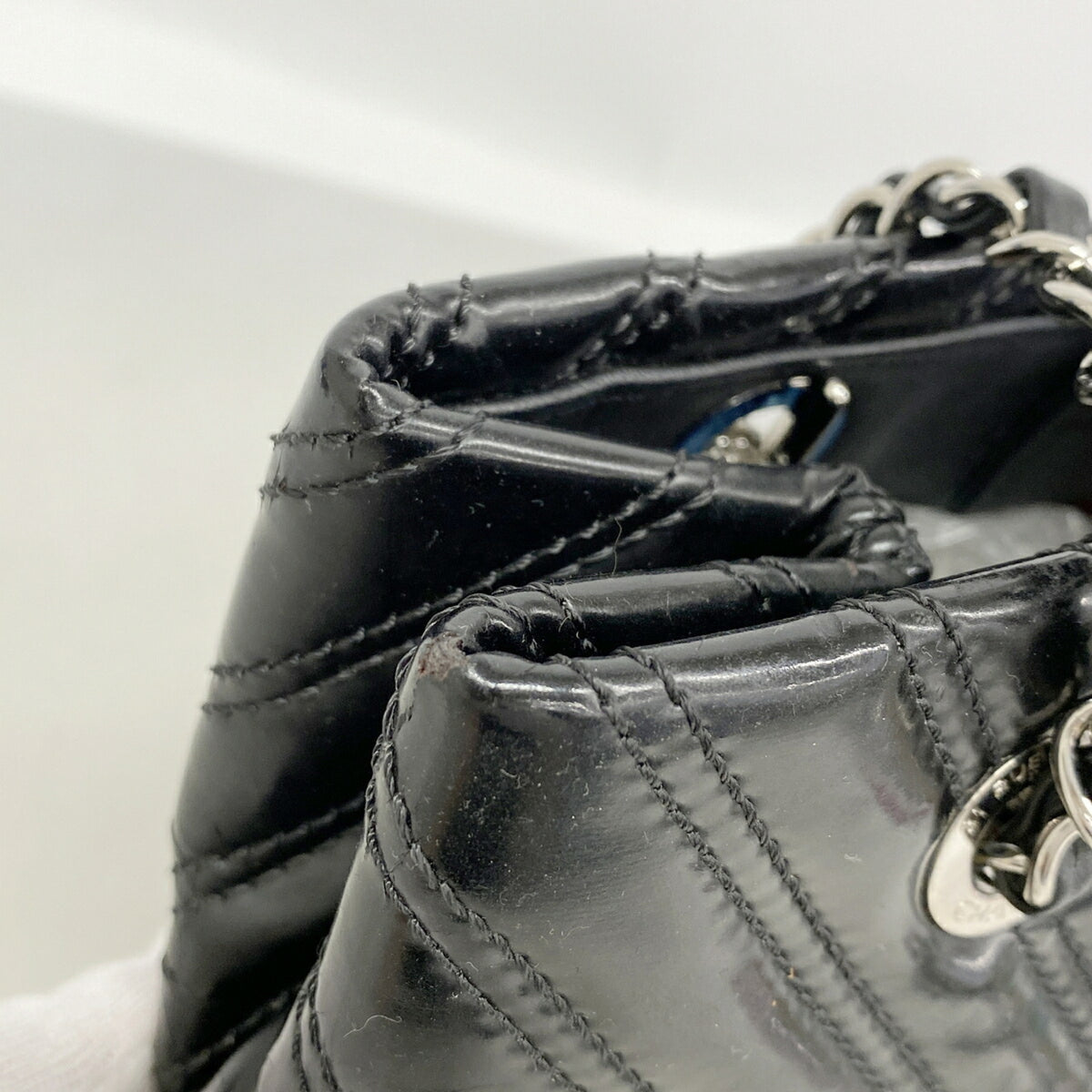Chanel Black Patent Leather Tote Bag (Pre-Owned)