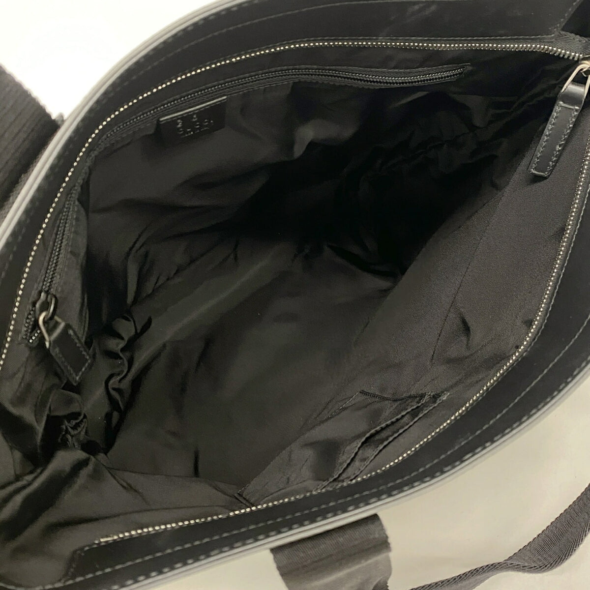 Gucci Black Nylon Tote Bag (Pre-Owned)