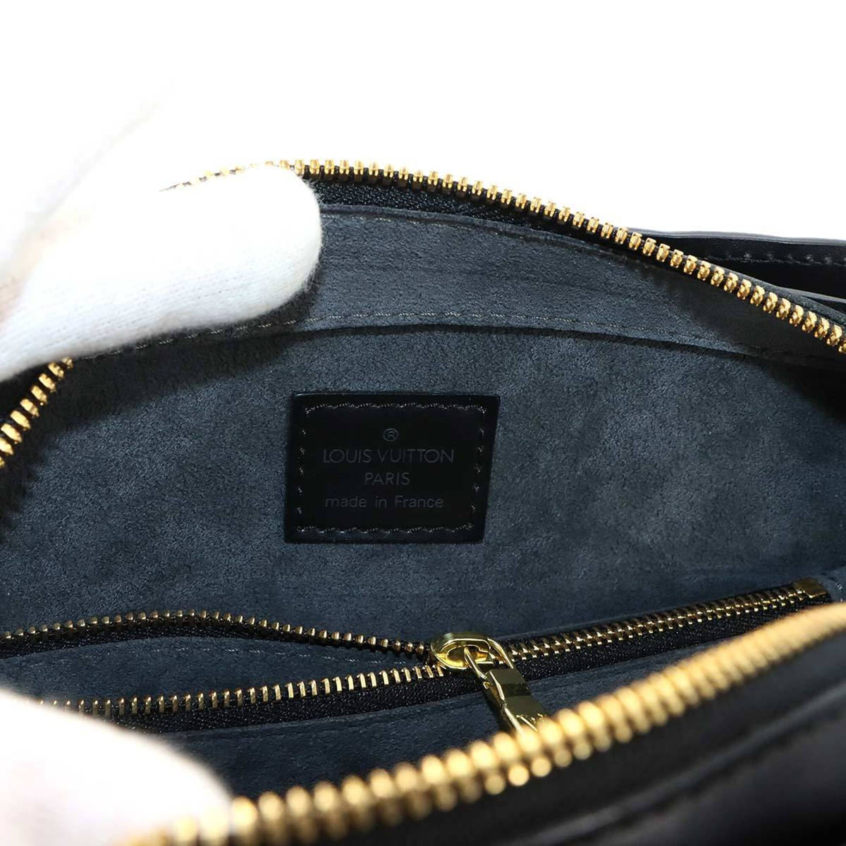 Louis Vuitton Noir Epi Leather Handbag (Pre-Owned)