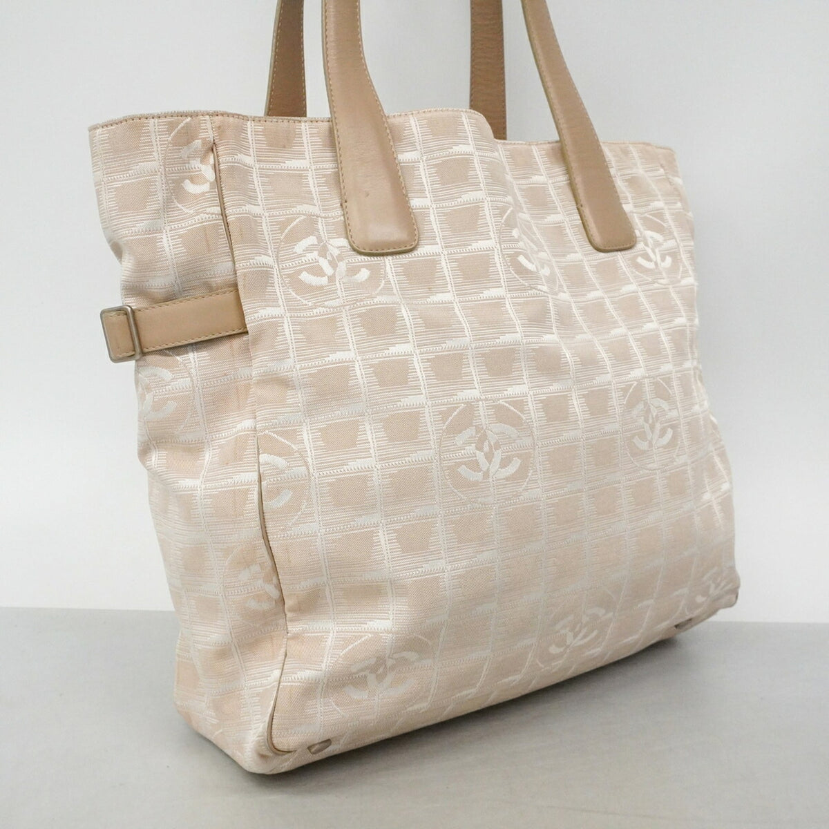 Chanel Beige Nylon Canvas Tote Bag (Pre-Owned)