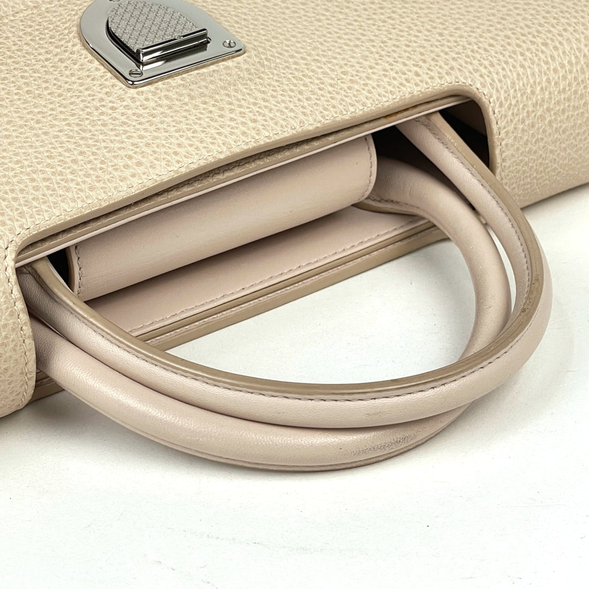 Christian Dior Beige Leather Handbag (Pre-Owned)