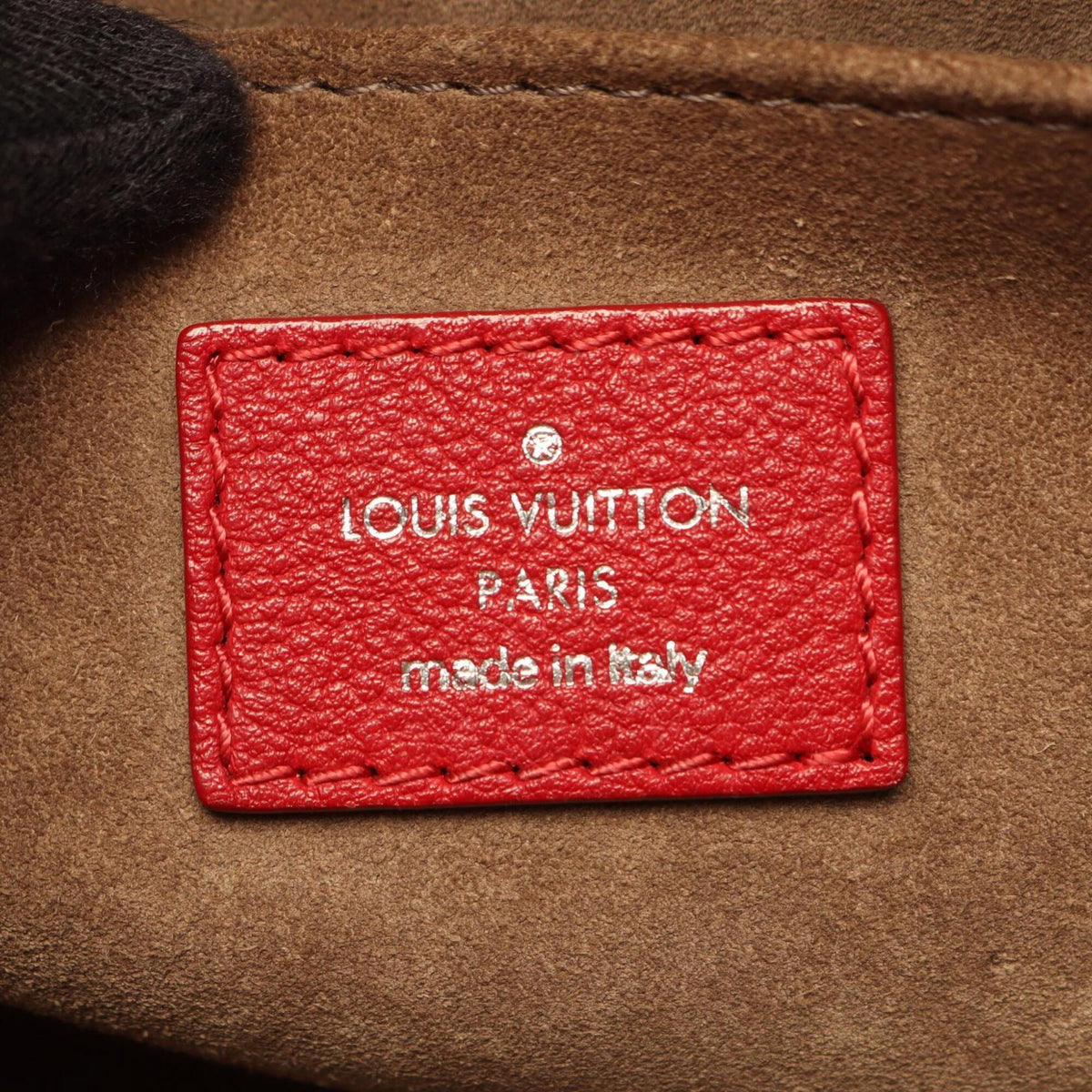 Louis Vuitton Red Color Leather Handbag (Pre-Owned)