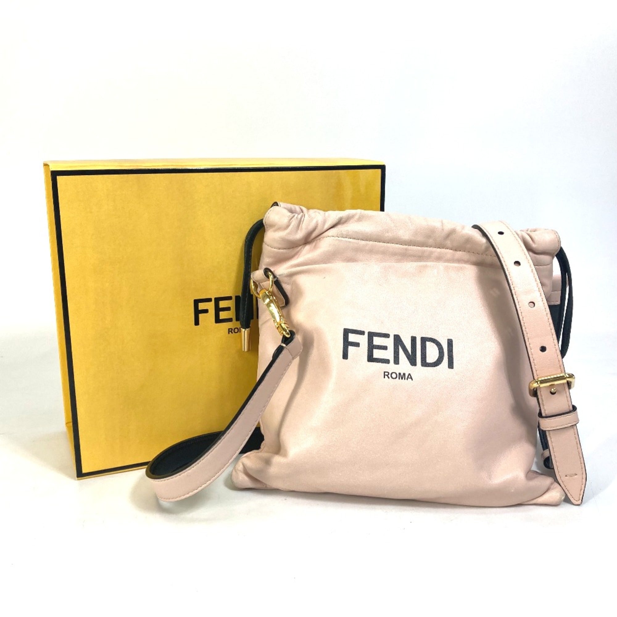 Fendi Pink Leather Shoulder Bag (Pre-Owned)