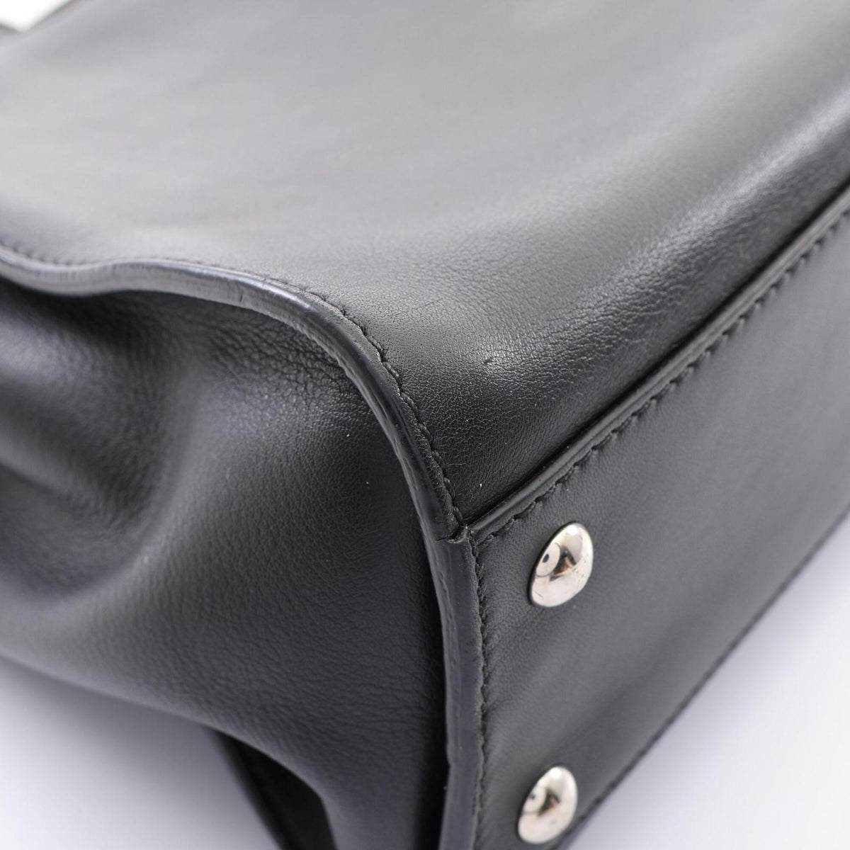 Fendi Black Leather Handbag (Pre-Owned)
