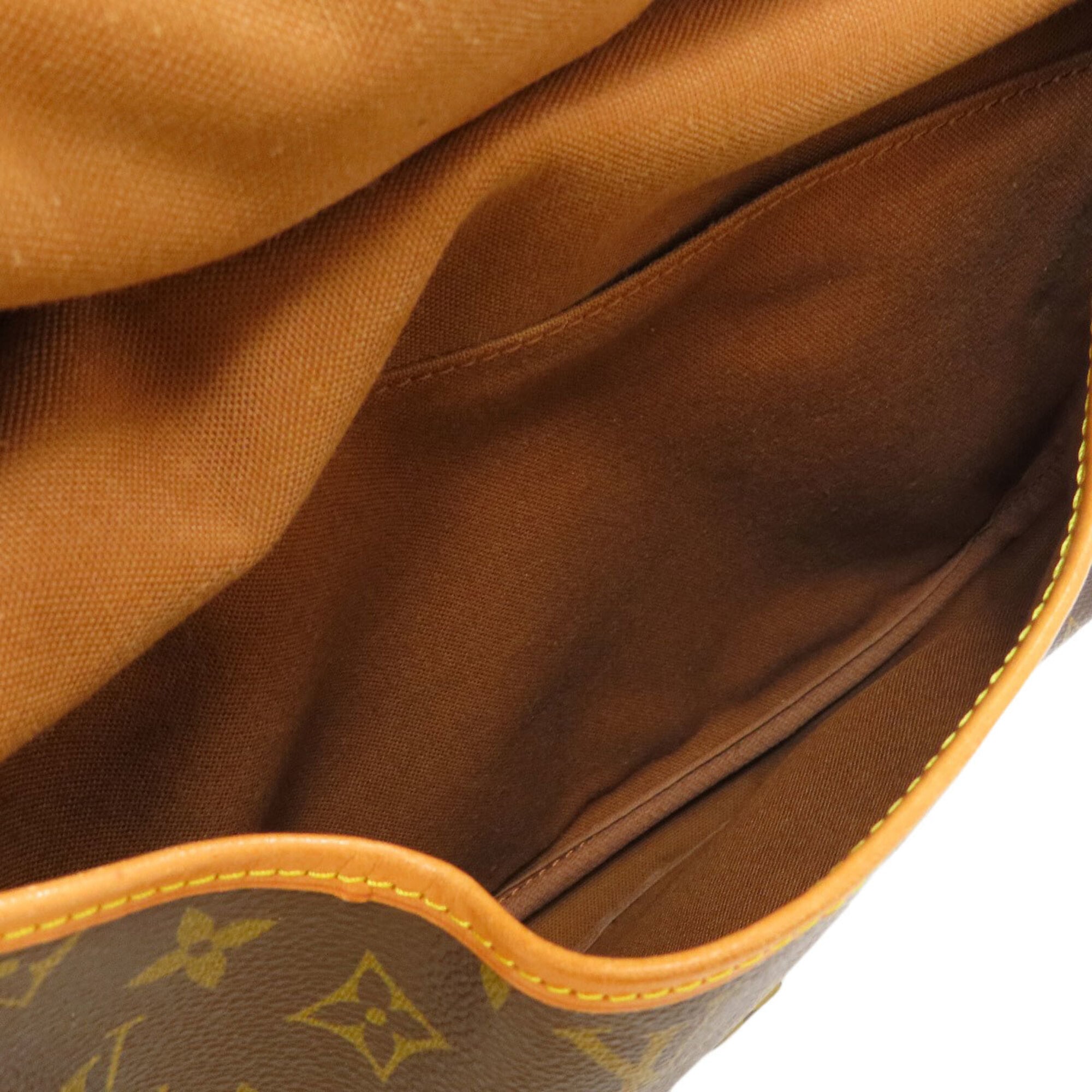 Louis Vuitton Monogram Monogram Shoulder Bag (Pre-Owned)