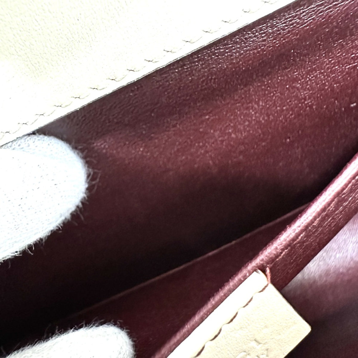 Gucci White Leather Shoulder Bag (Pre-Owned)