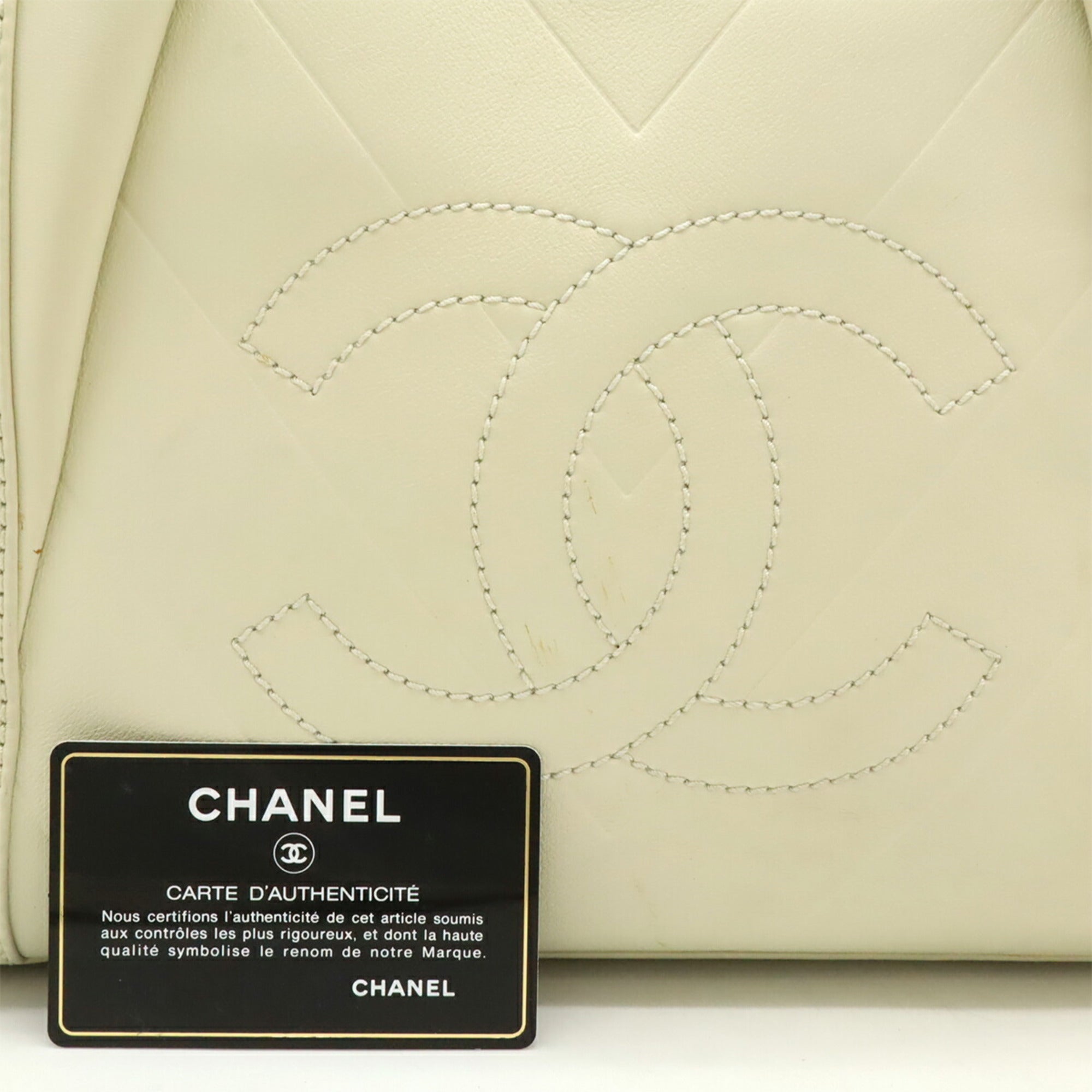 Chanel Ivory Leather Handbag Tote Bag (Pre-Owned)