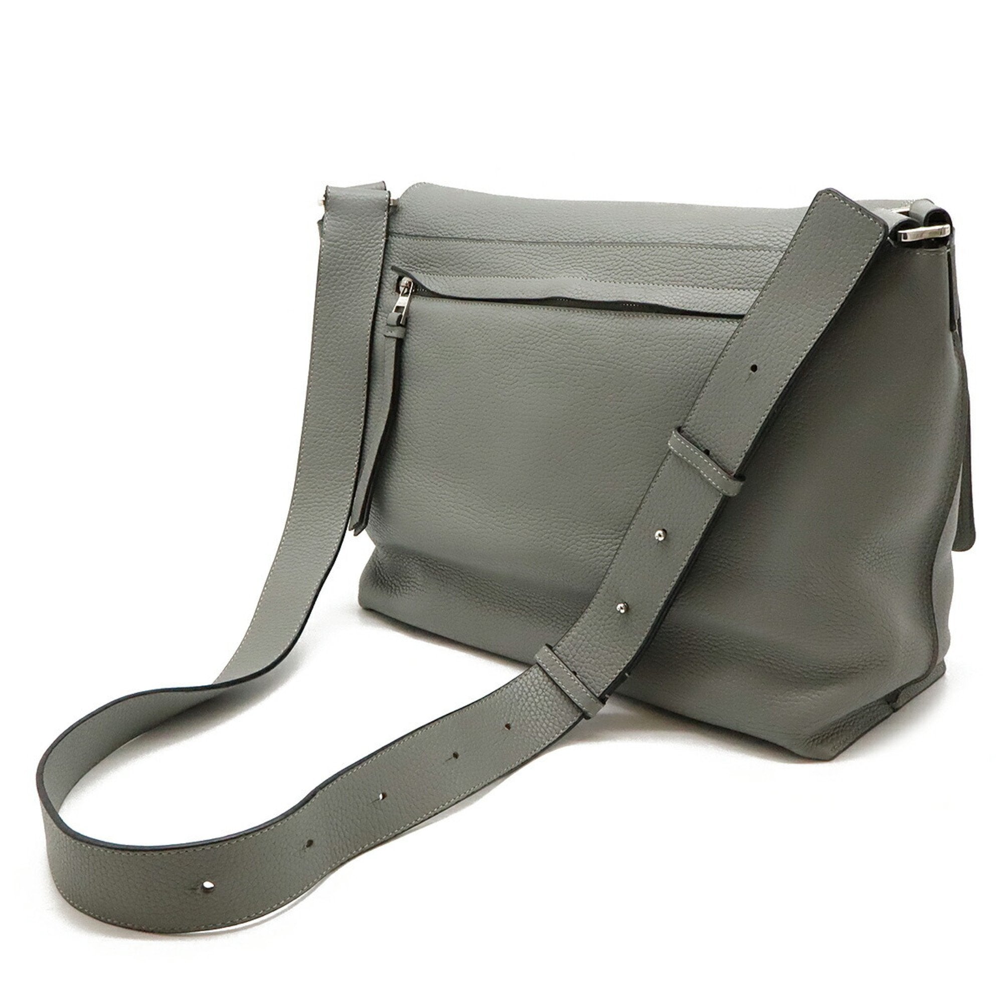 Loewe Light Gray Leather Shoulder Bag (Pre-Owned)