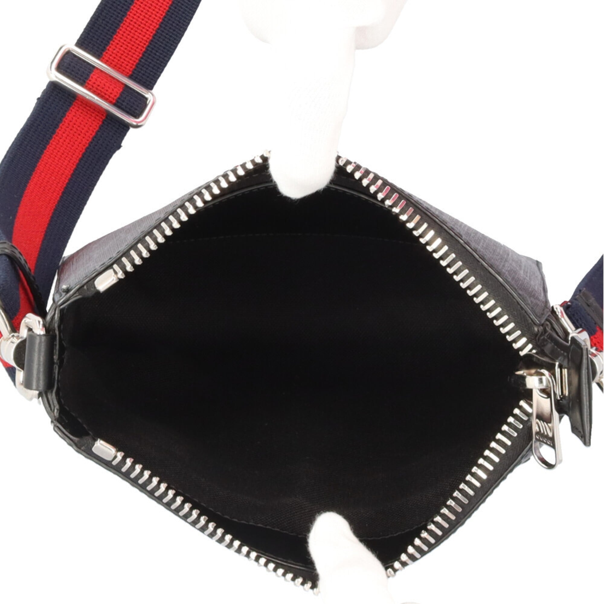 Gucci Black Gg Supreme Shoulder Bag (Pre-Owned)