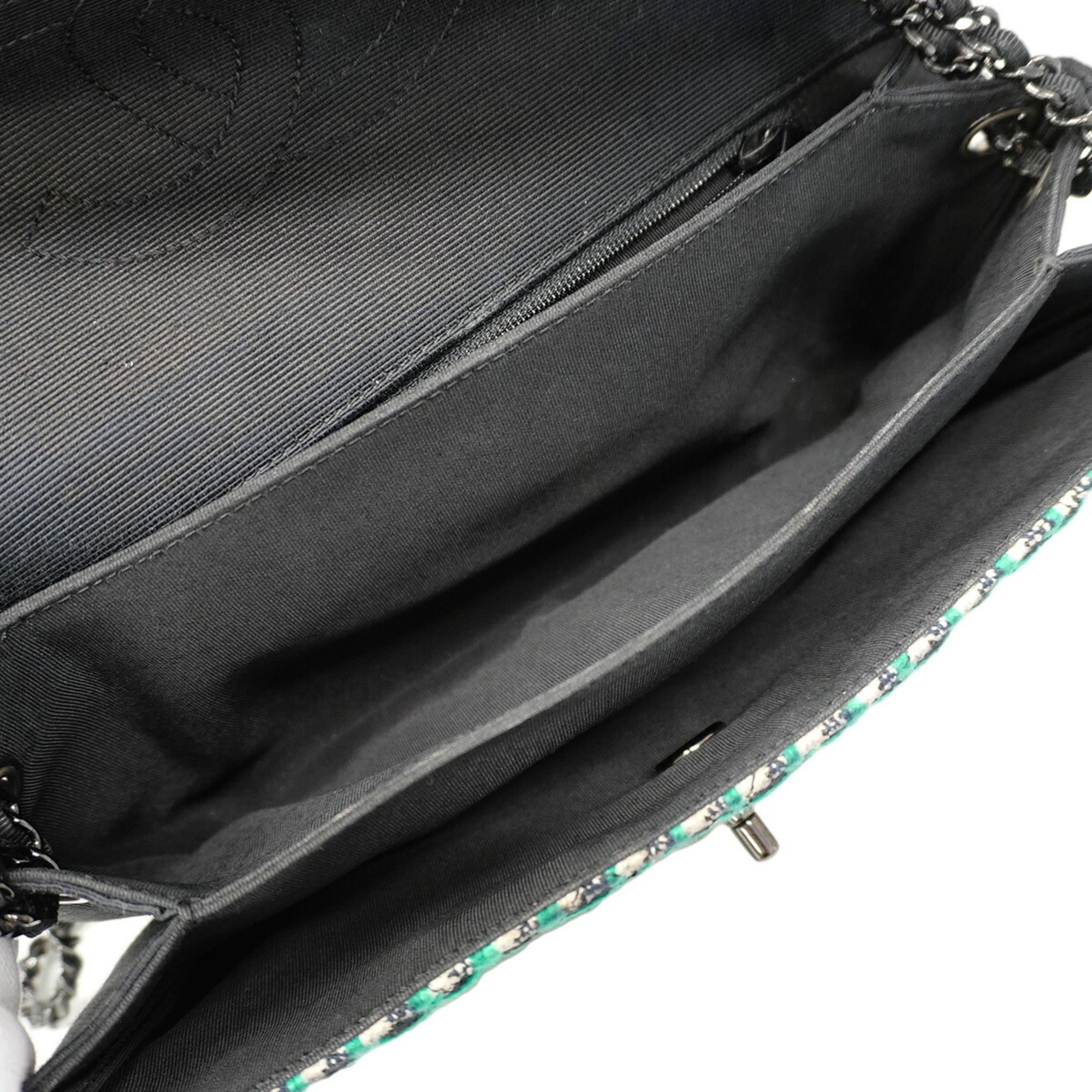 Chanel Black Nylon Tweed Shoulder Bag (Pre-Owned)