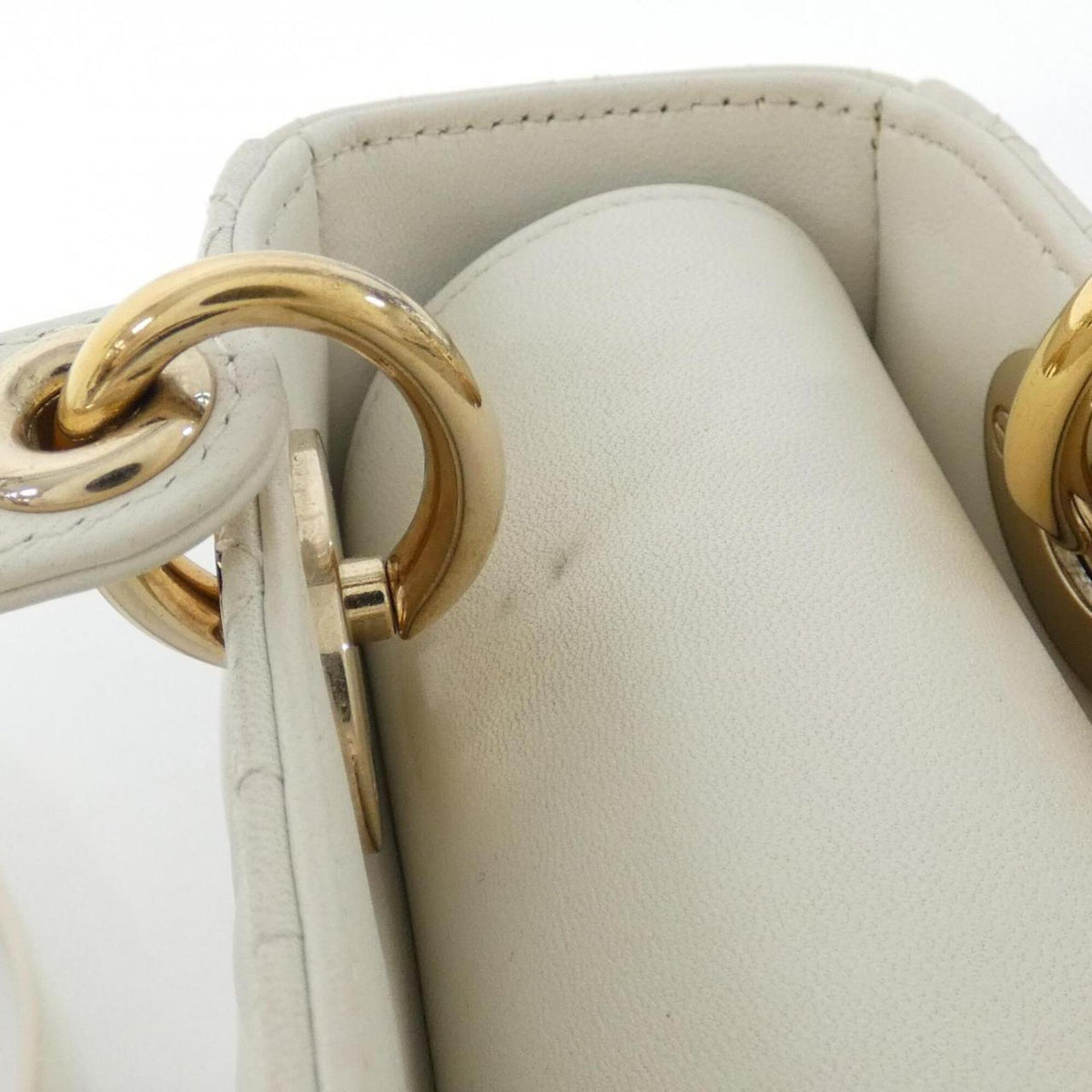 Christian Dior White Leather Handbag (Pre-Owned)