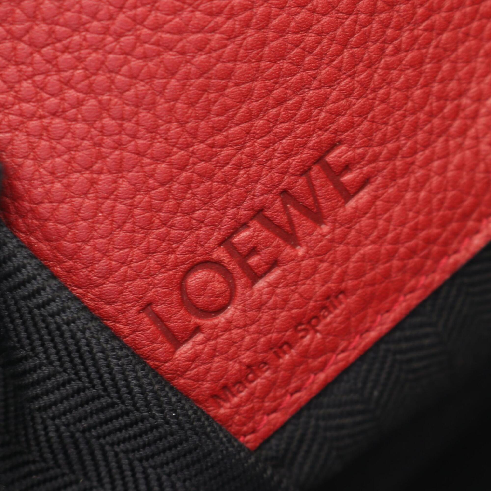 Loewe Red Color Leather Handbag (Pre-Owned)