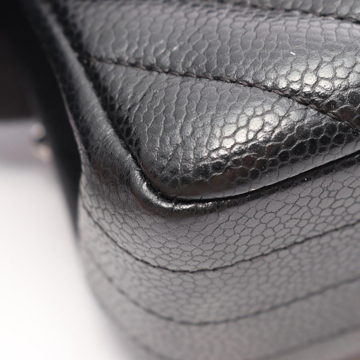 Chanel Black Grained Calfskin Handbag Shoulder Bag (Pre-Owned)