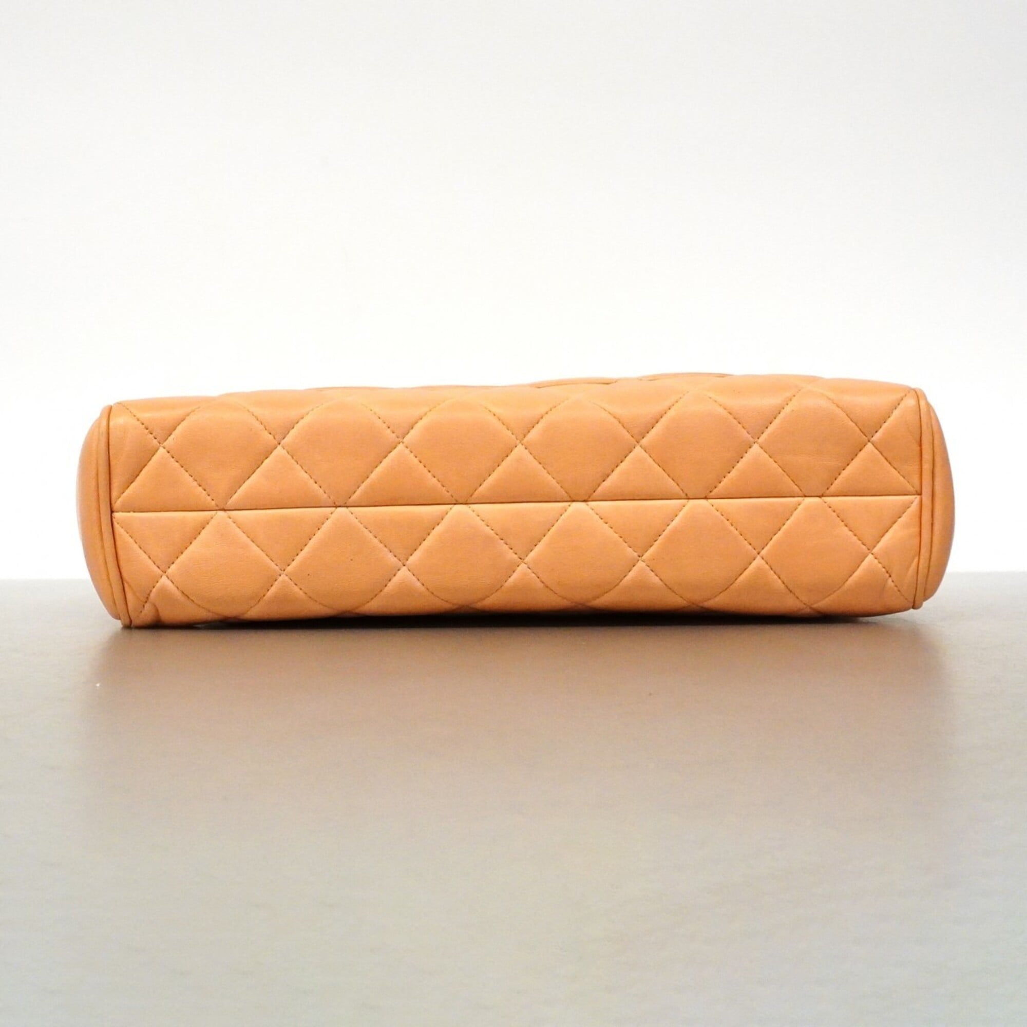 Chanel Beige Leather Handbag (Pre-Owned)