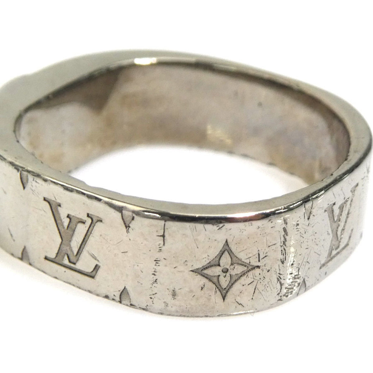 Louis Vuitton Silver Metal Band Ring (Pre-Owned)