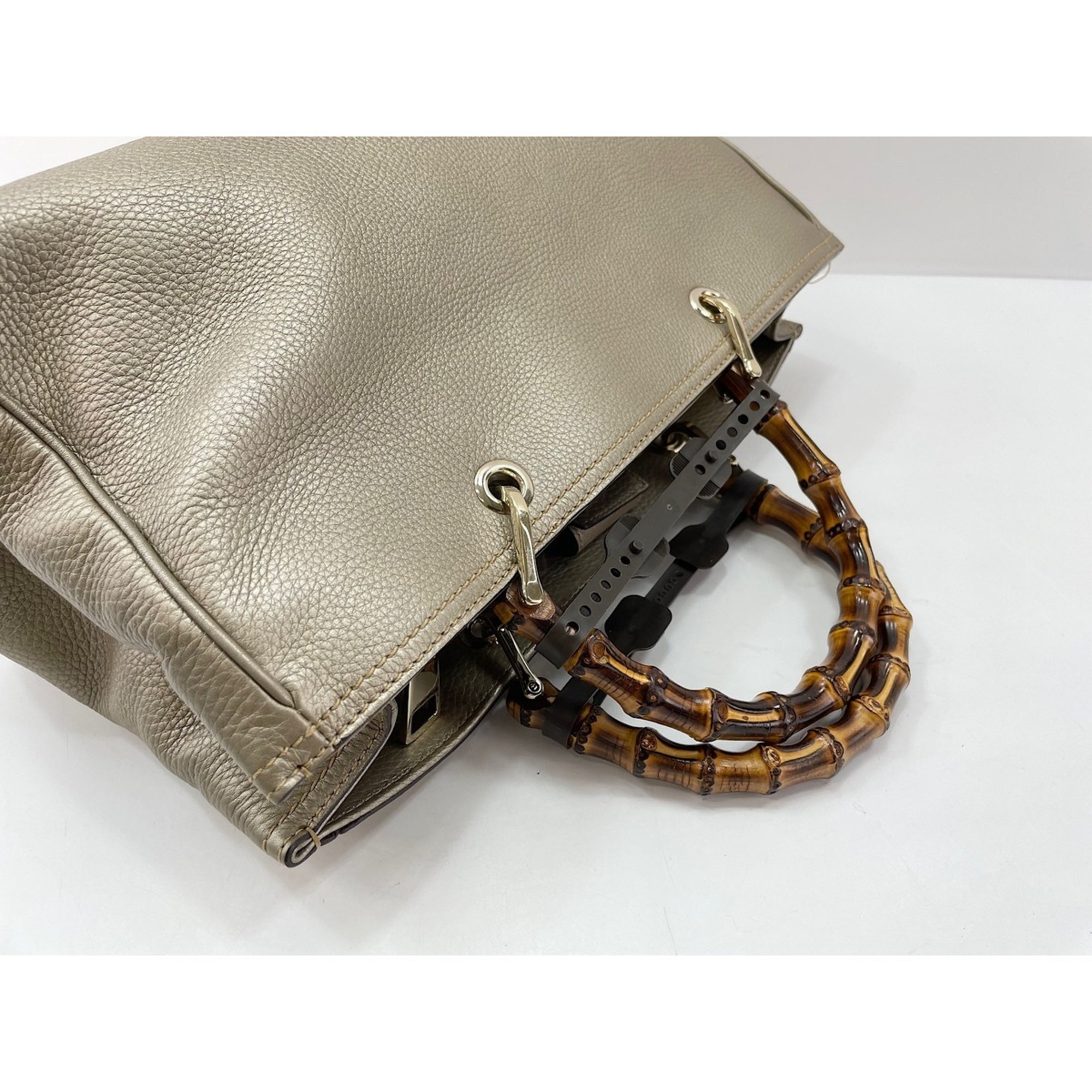 Gucci Gold Handbag (Pre-Owned)