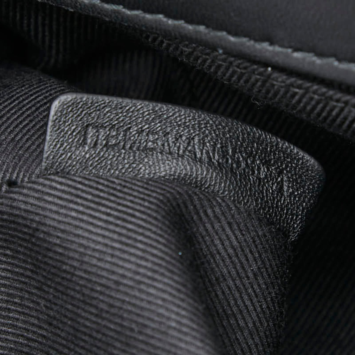 Burberry Black Leather Shoulder Bag (Pre-Owned)