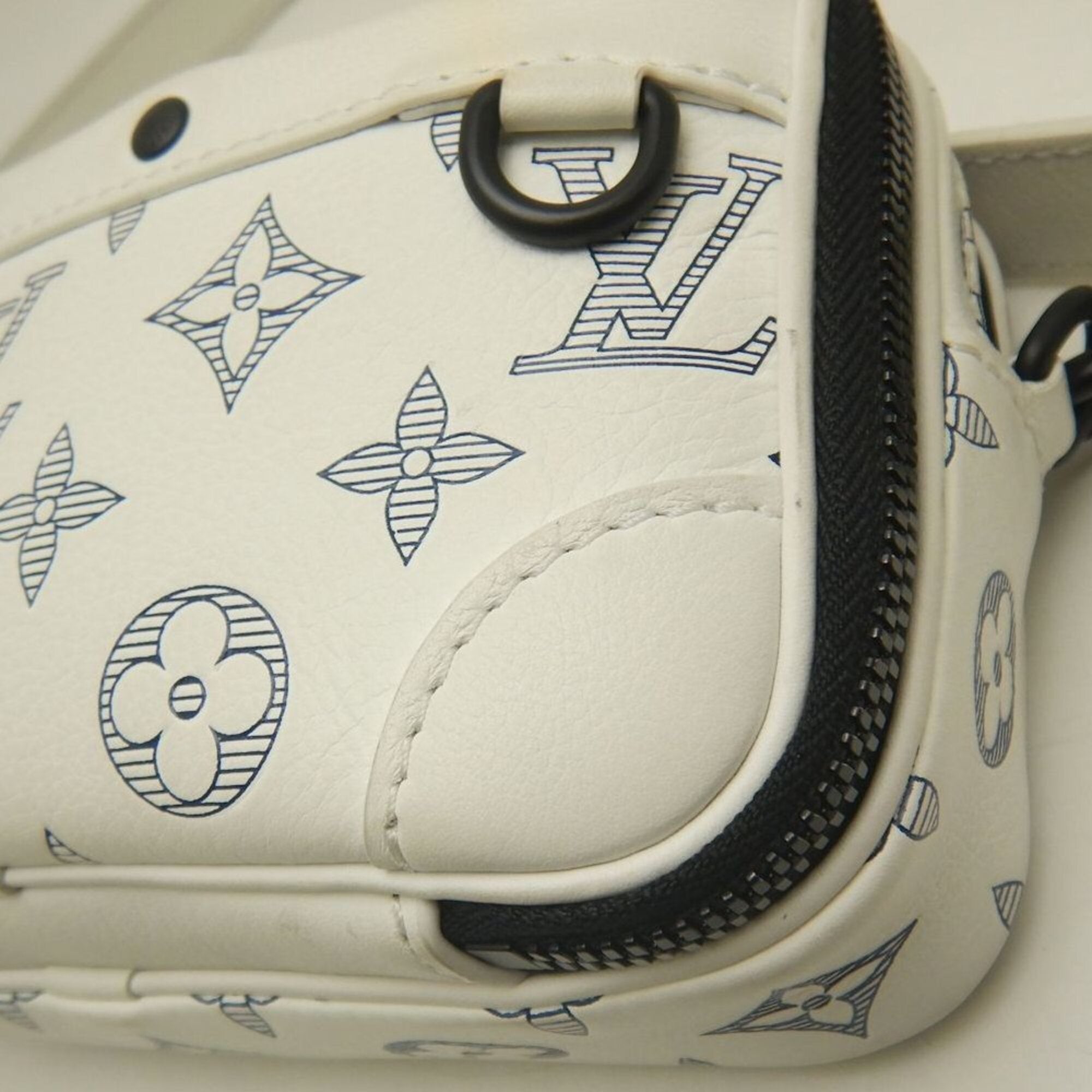 Louis Vuitton Monogram Shadow Blanc Leather Shoulder Bag (Pre-Owned)