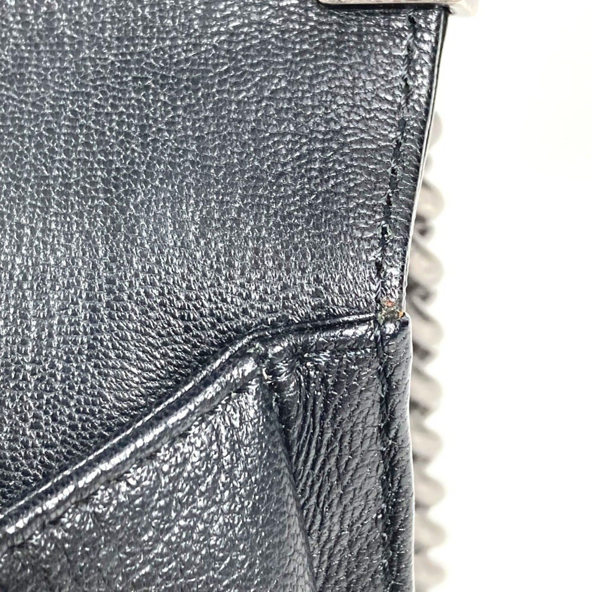 Chanel Matelasse Black Grained Calfskin Shoulder Bag (Pre-Owned)