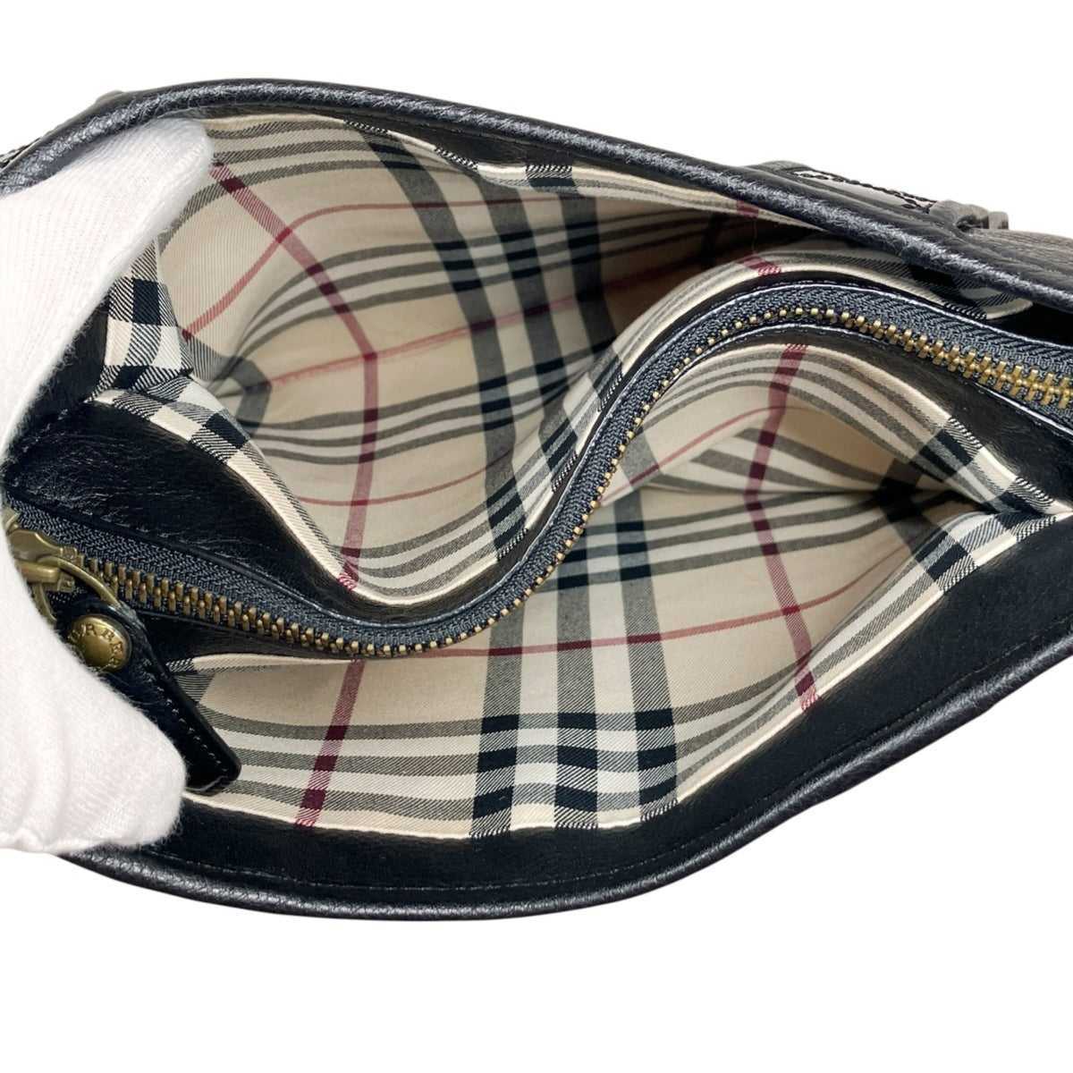 Burberry Black Leather Shoulder Bag (Pre-Owned)
