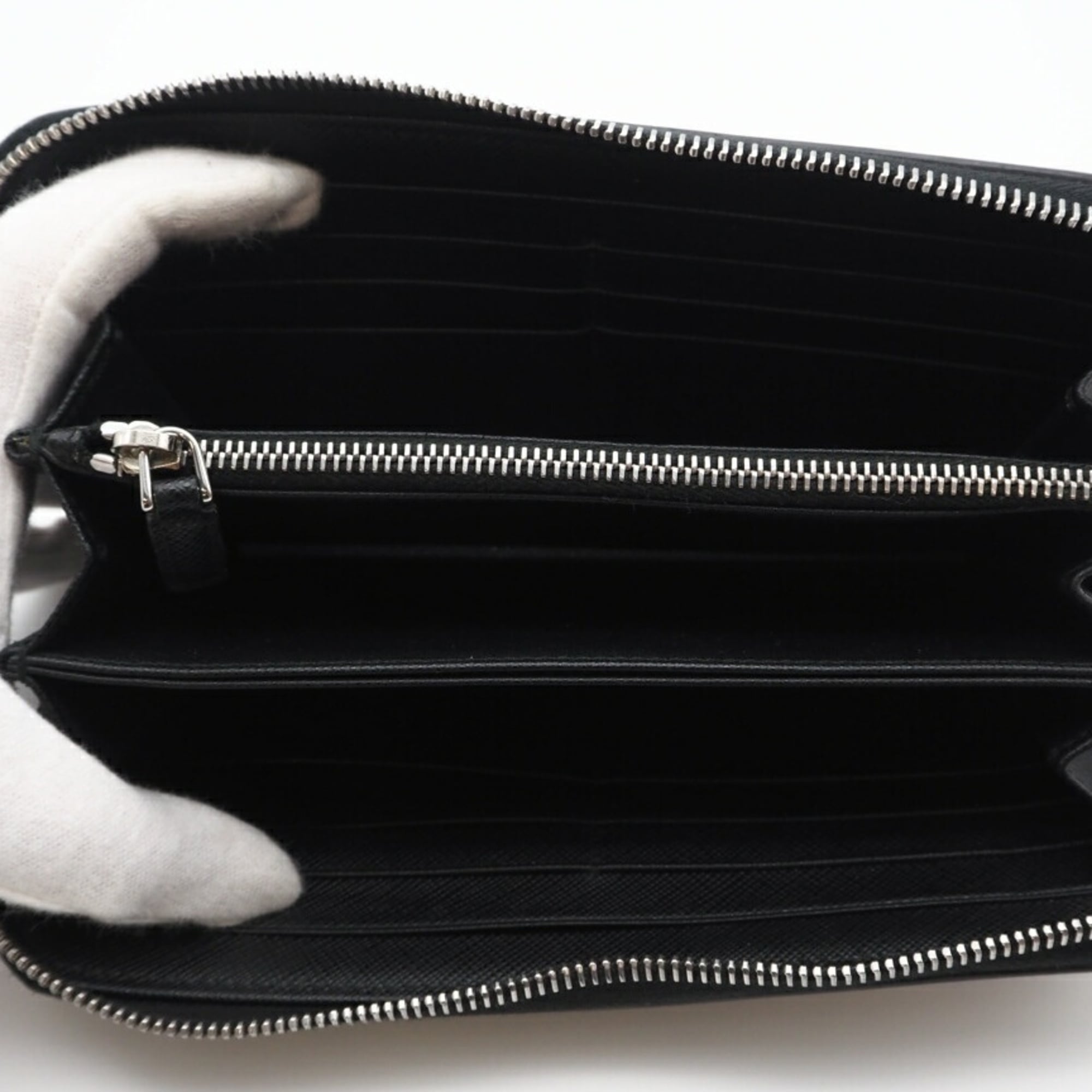 Prada Saffiano Black Leather Saffiano Long Wallet (Bi-Fold) (Pre-Owned)