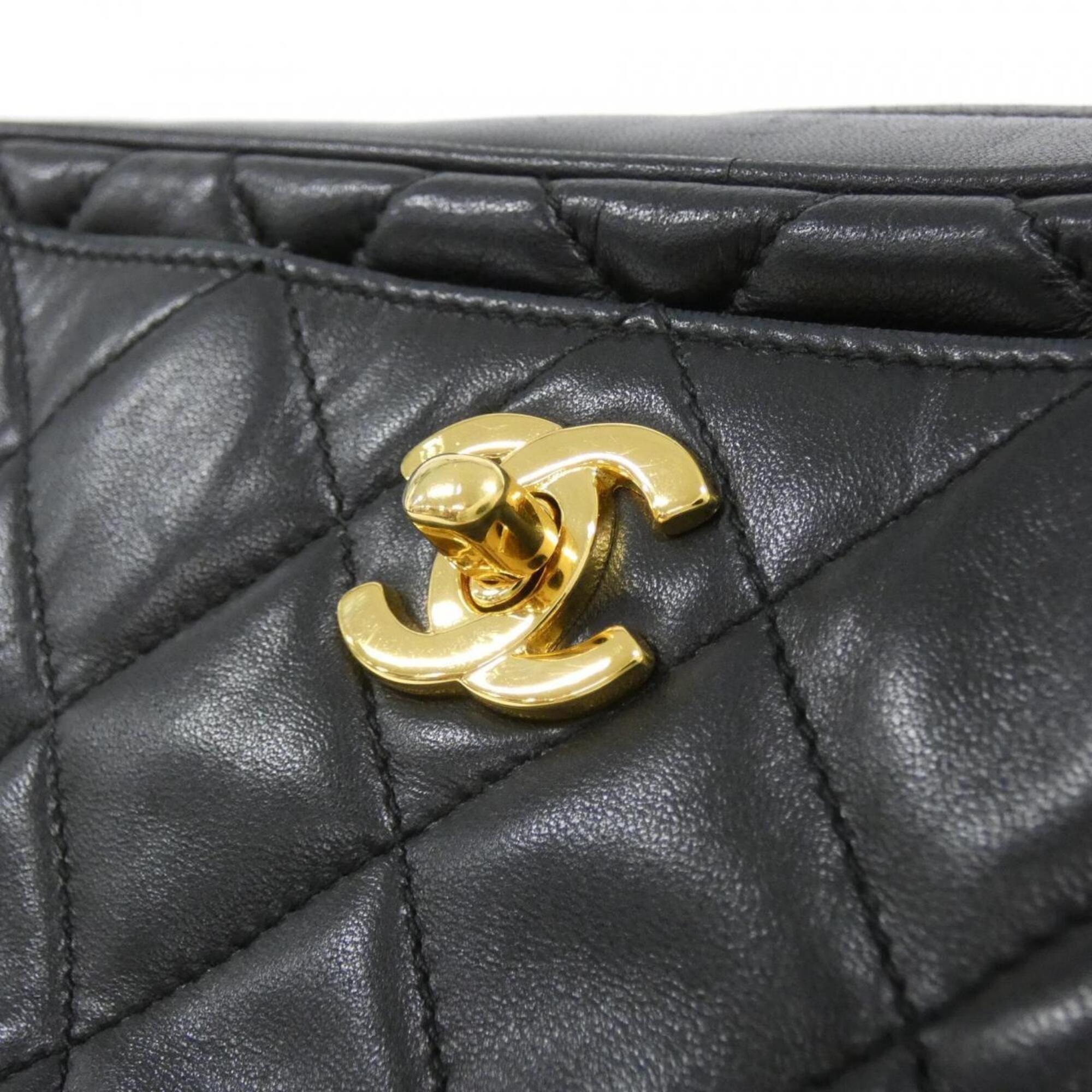 Chanel Black Leather Shoulder Bag (Pre-Owned)