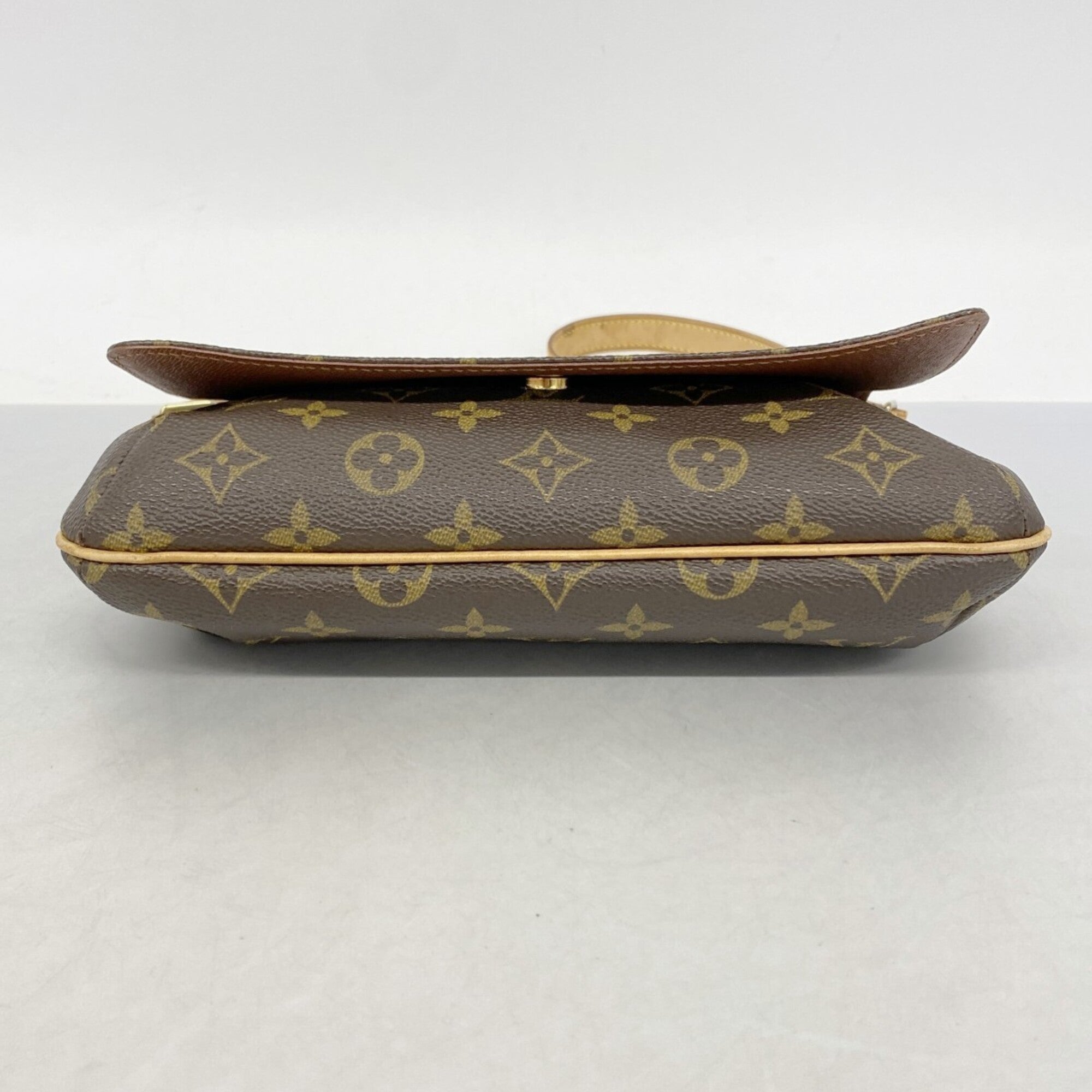 Louis Vuitton Brown Shoulder Bag (Pre-Owned)