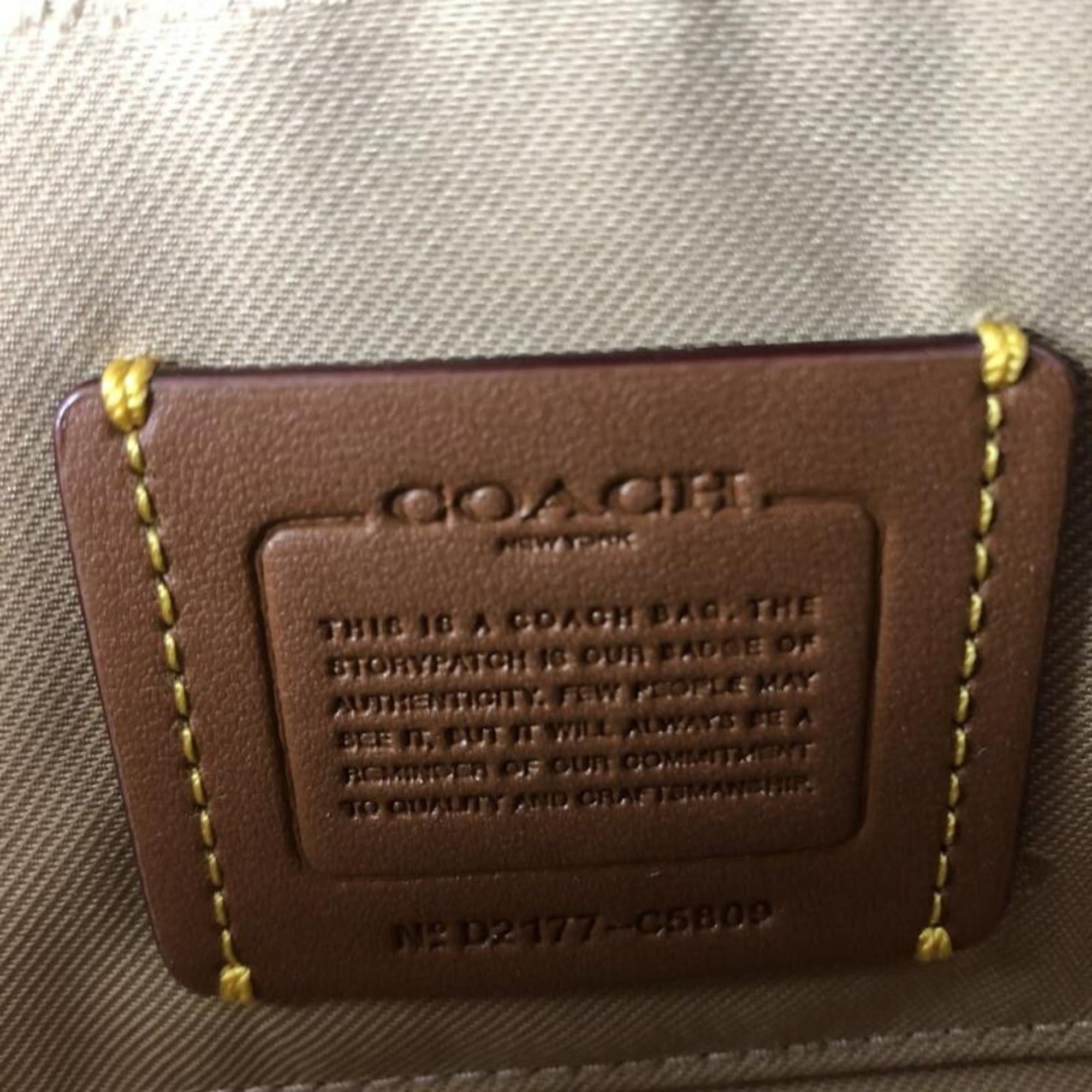 Coach Pink Shoulder Bag (Pre-Owned)
