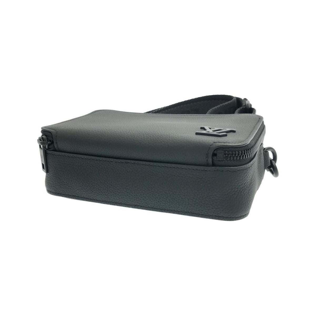Louis Vuitton Black Leather Shoulder Bag (Pre-Owned)