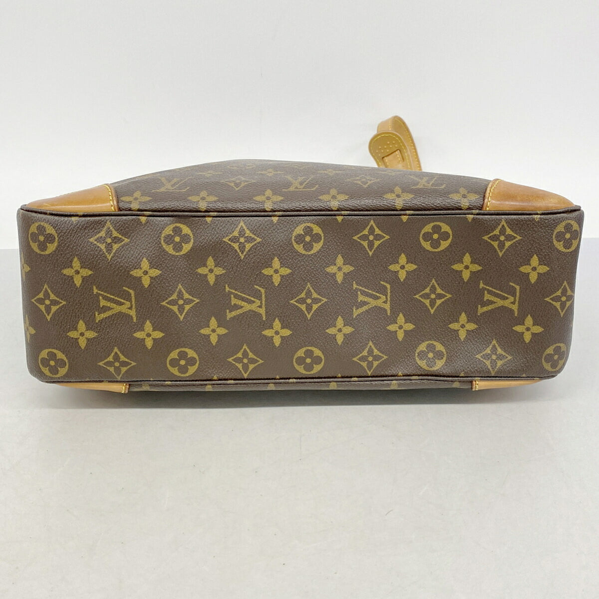 Louis Vuitton Brown Shoulder Bag (Pre-Owned)