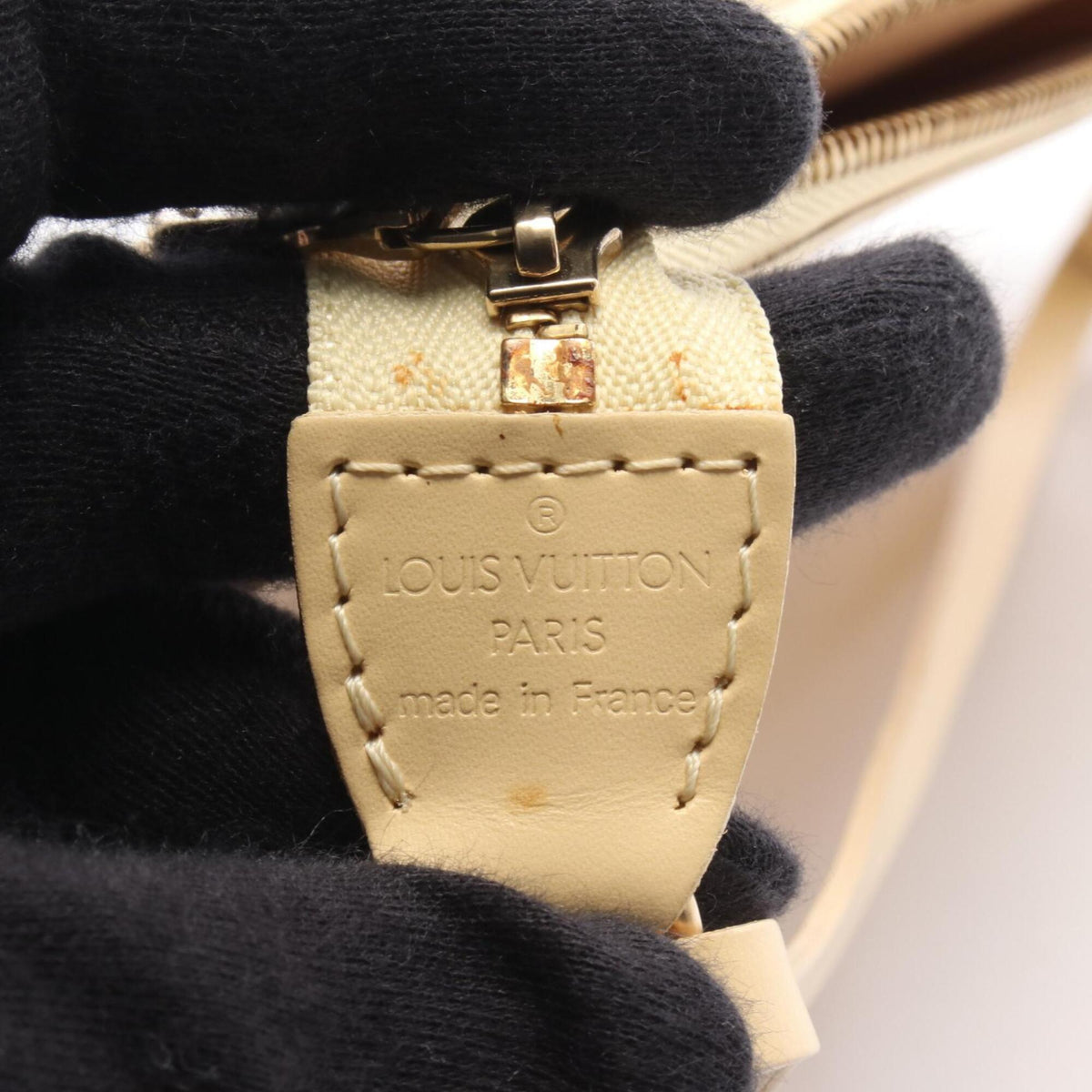 Louis Vuitton Yellow Epi Leather Handbag Pochette (Pre-Owned)
