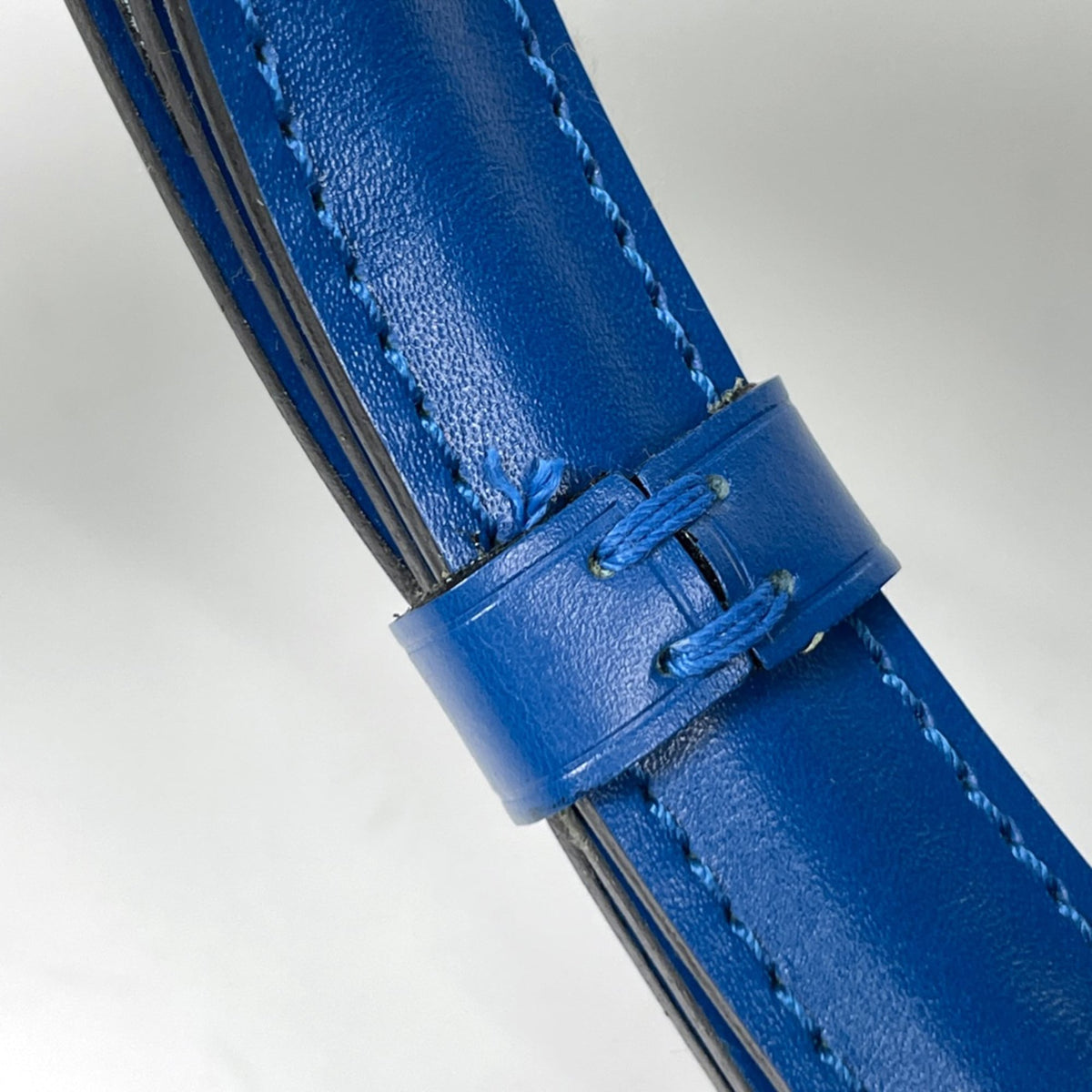 Louis Vuitton Epi Toledo Blue Epi Leather Shoulder Bag (Pre-Owned)