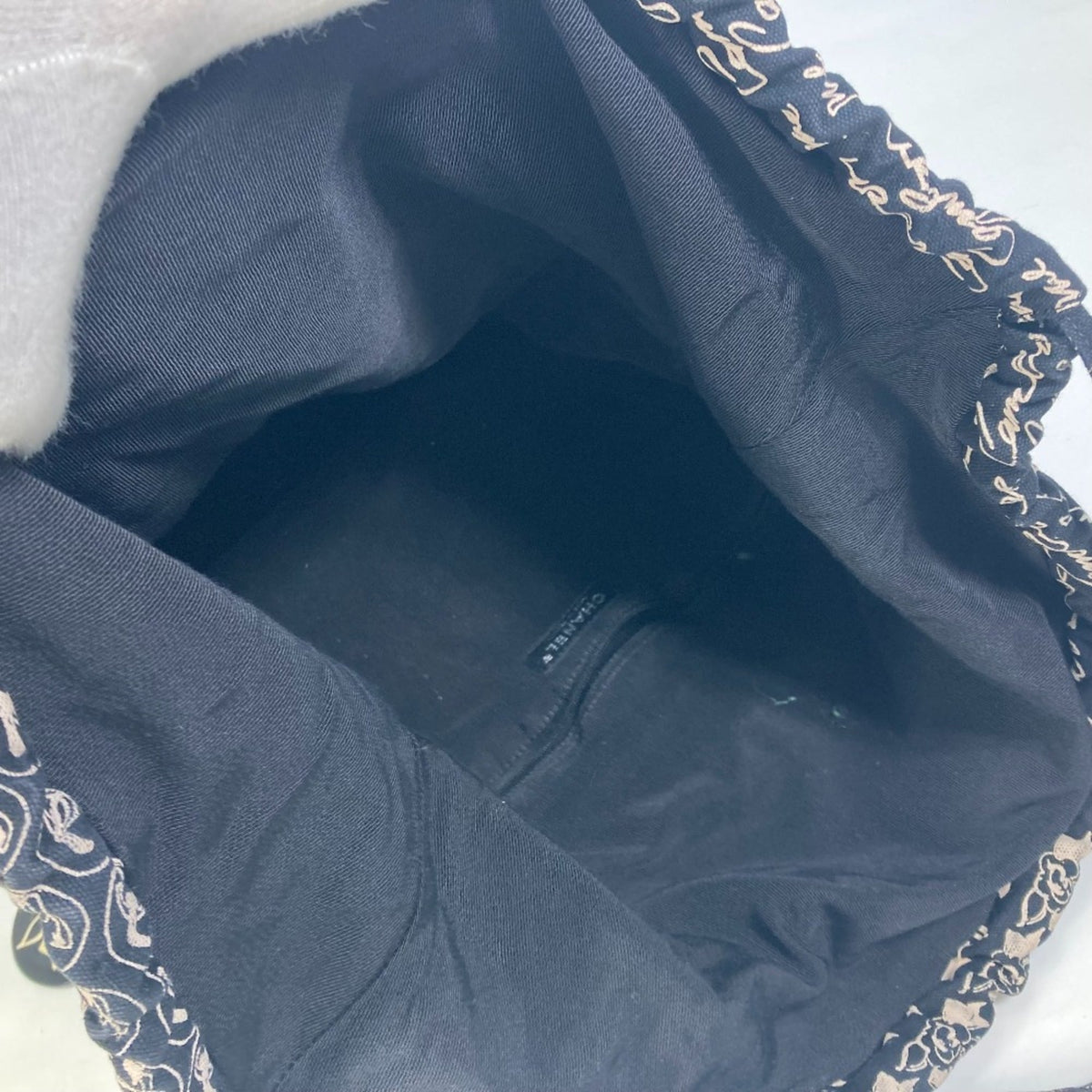 Chanel Black Cloth Tote Bag (Pre-Owned)