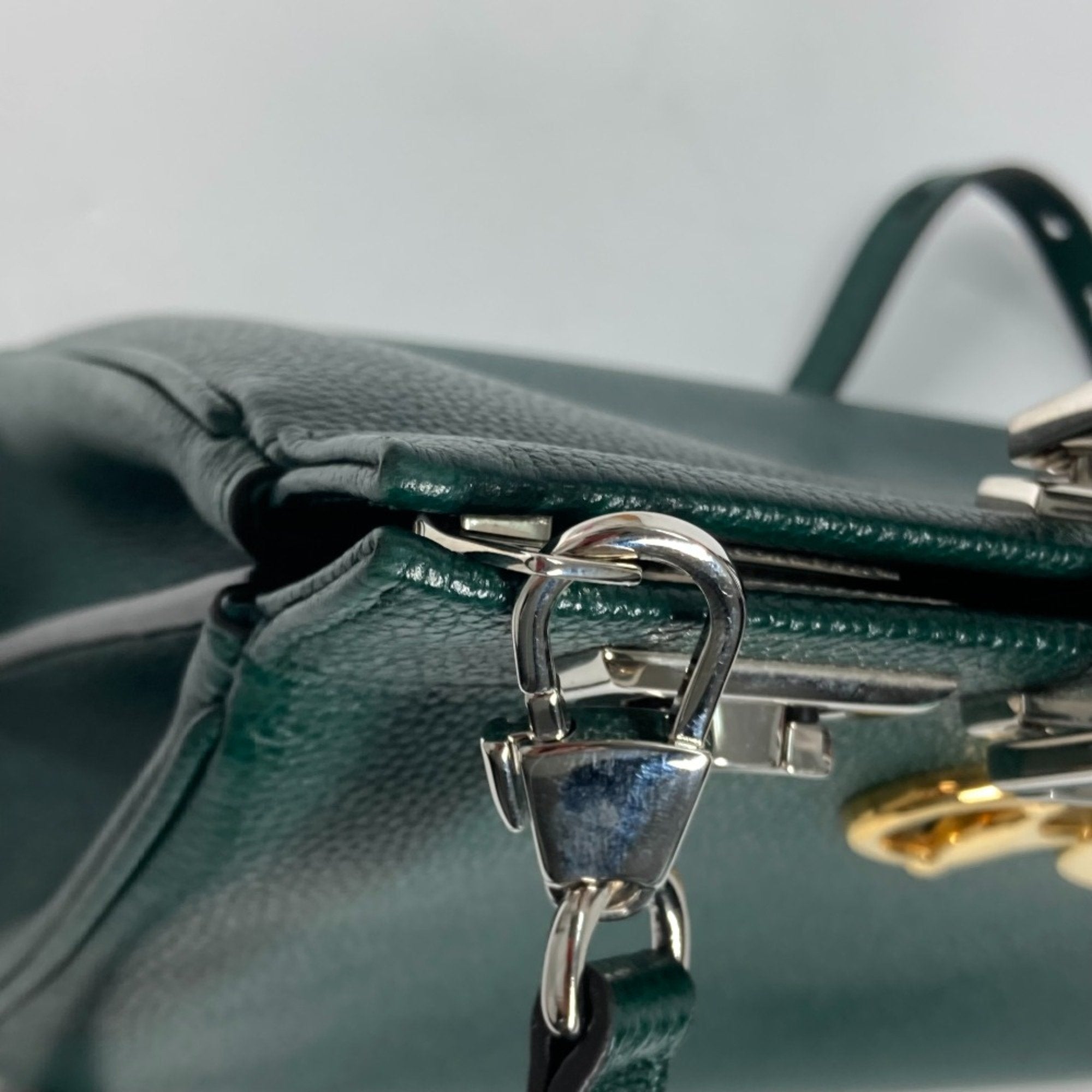 Gucci Green Leather Handbag (Pre-Owned)