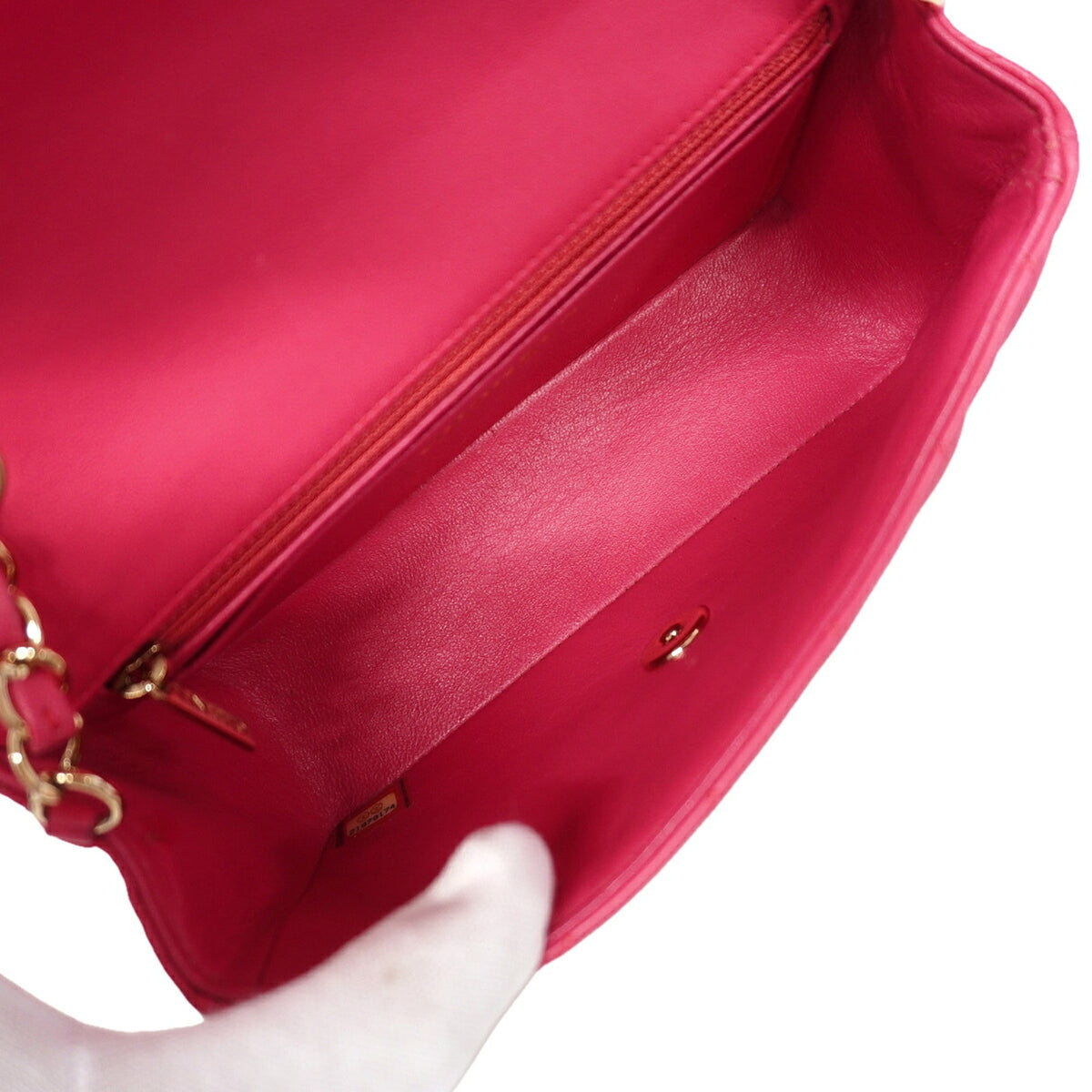 Chanel Pink Leather Shoulder Bag (Pre-Owned)