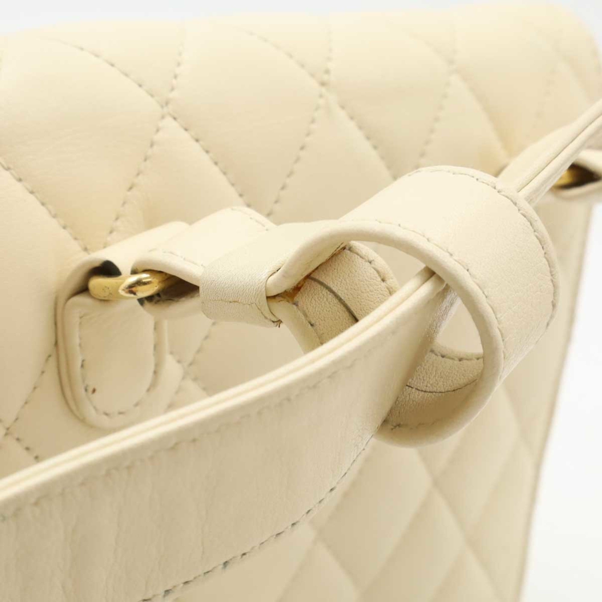 Chanel Ivory Leather Fanny Pack (Pre-Owned)