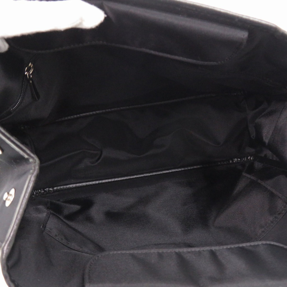 Longchamp Black Nylon Leather Handbag (Pre-Owned)