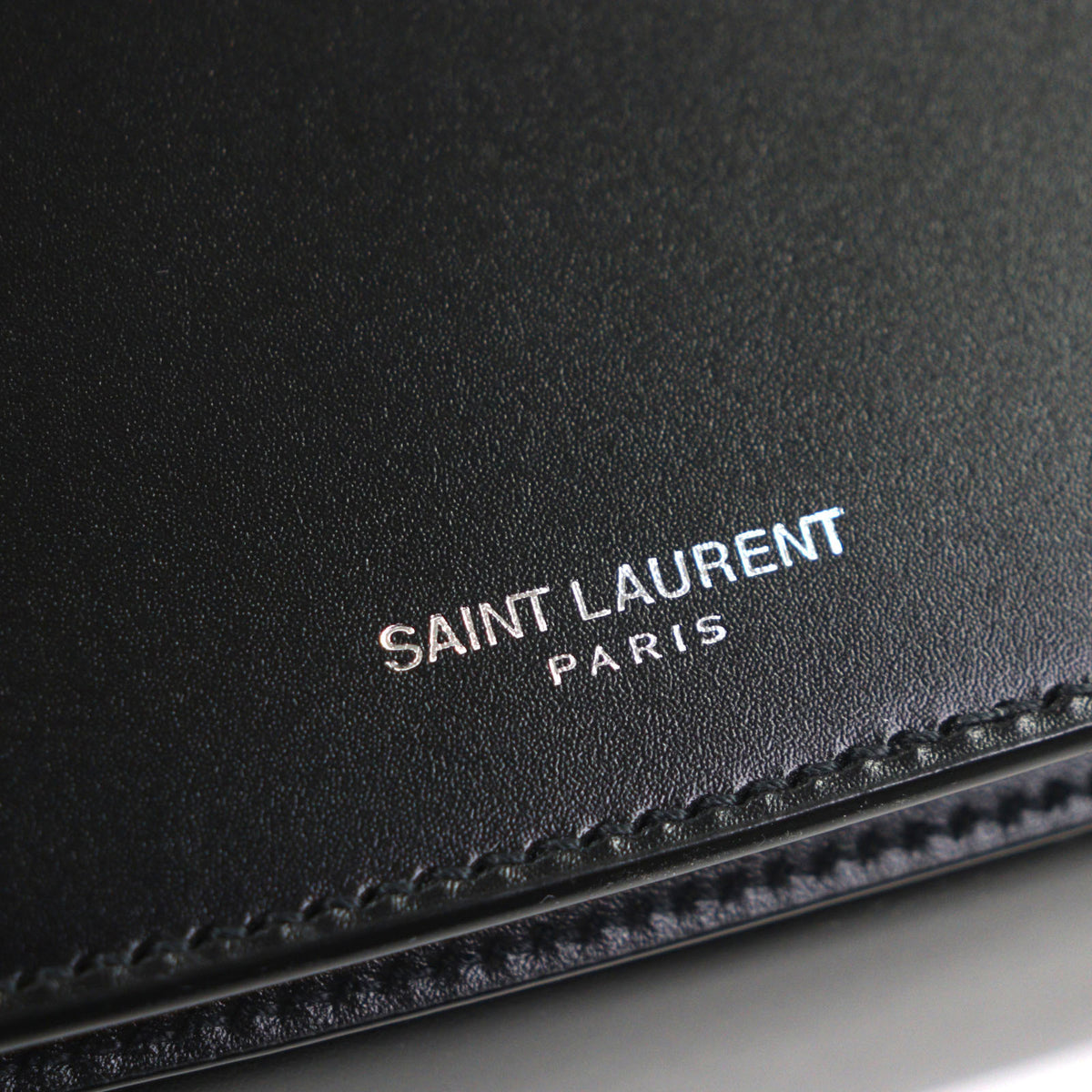 Saint Laurent Black Leather Shoulder Bag (Pre-Owned)