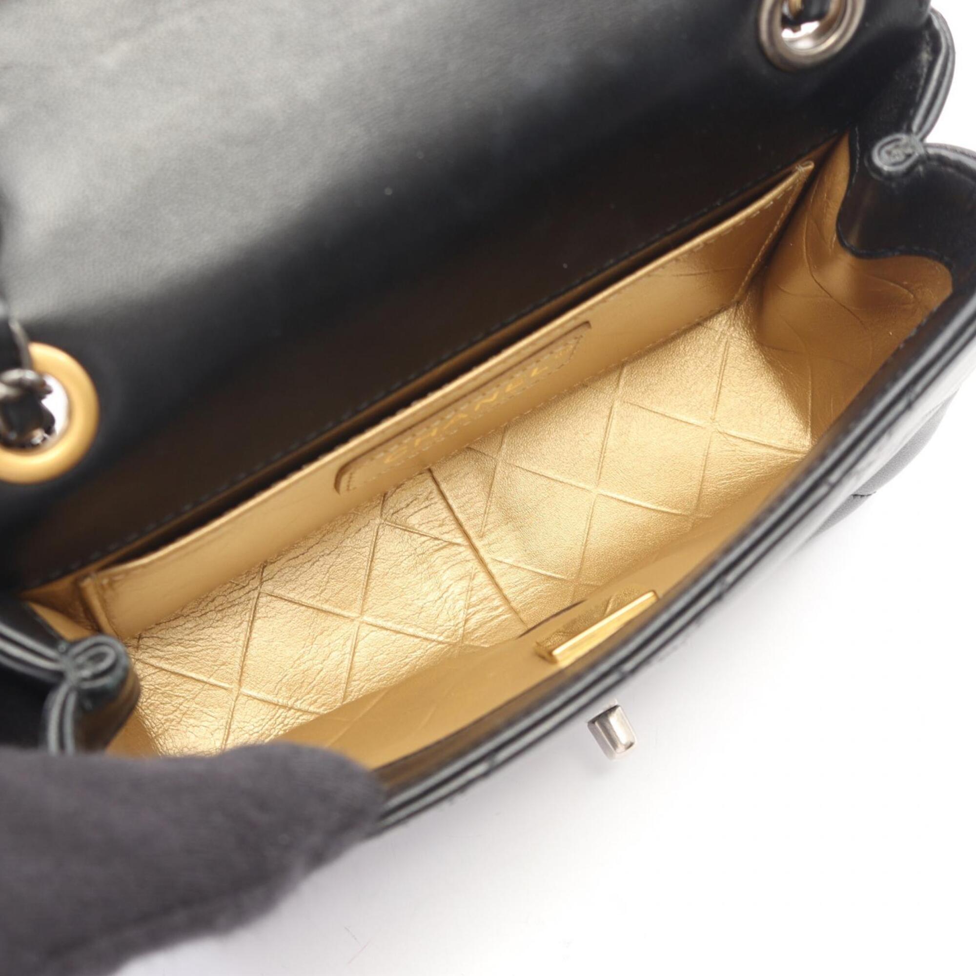 Chanel Black Leather Handbag Shoulder Bag (Pre-Owned)