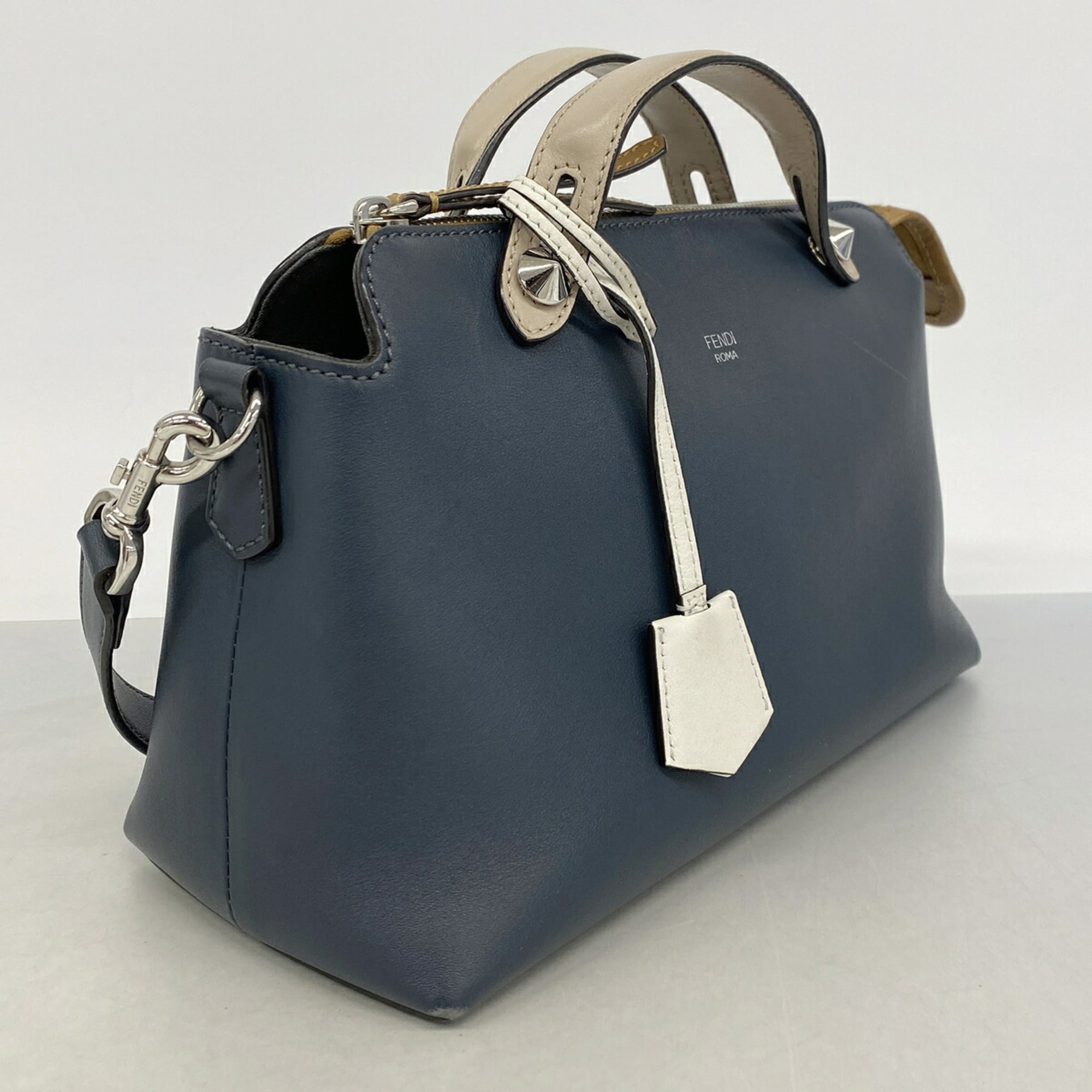 Fendi Brown Navy Leather Handbag (Pre-Owned)
